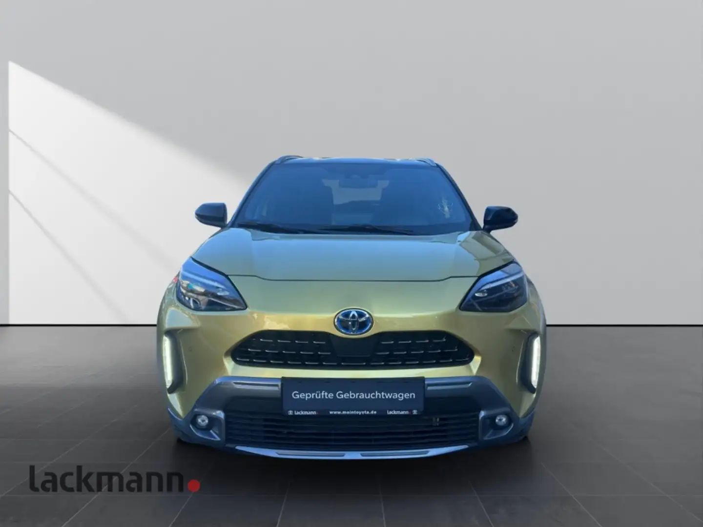 Toyota Yaris Cross 1.5 Hybrid AWD-i Adventure *Safety* Gold - 2