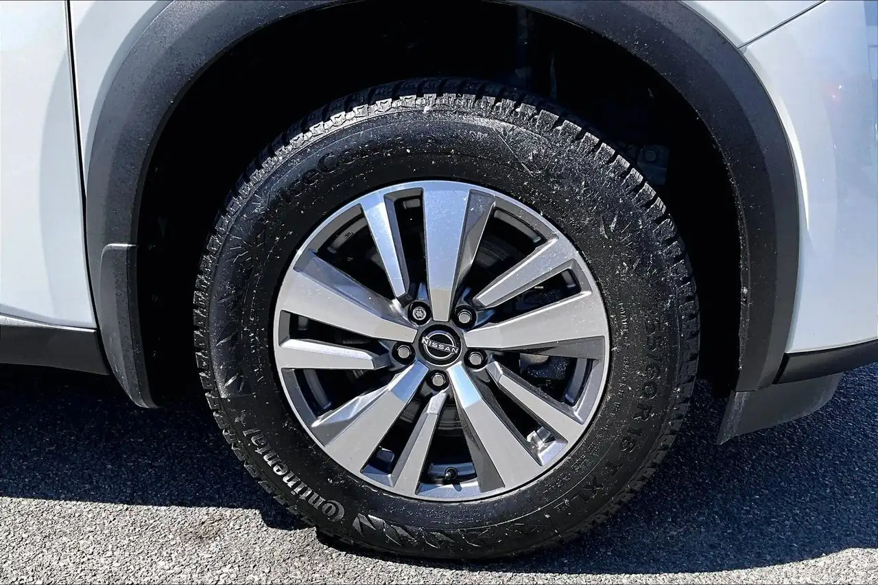 Nissan Pathfinder снимка Nissan Pathfinder