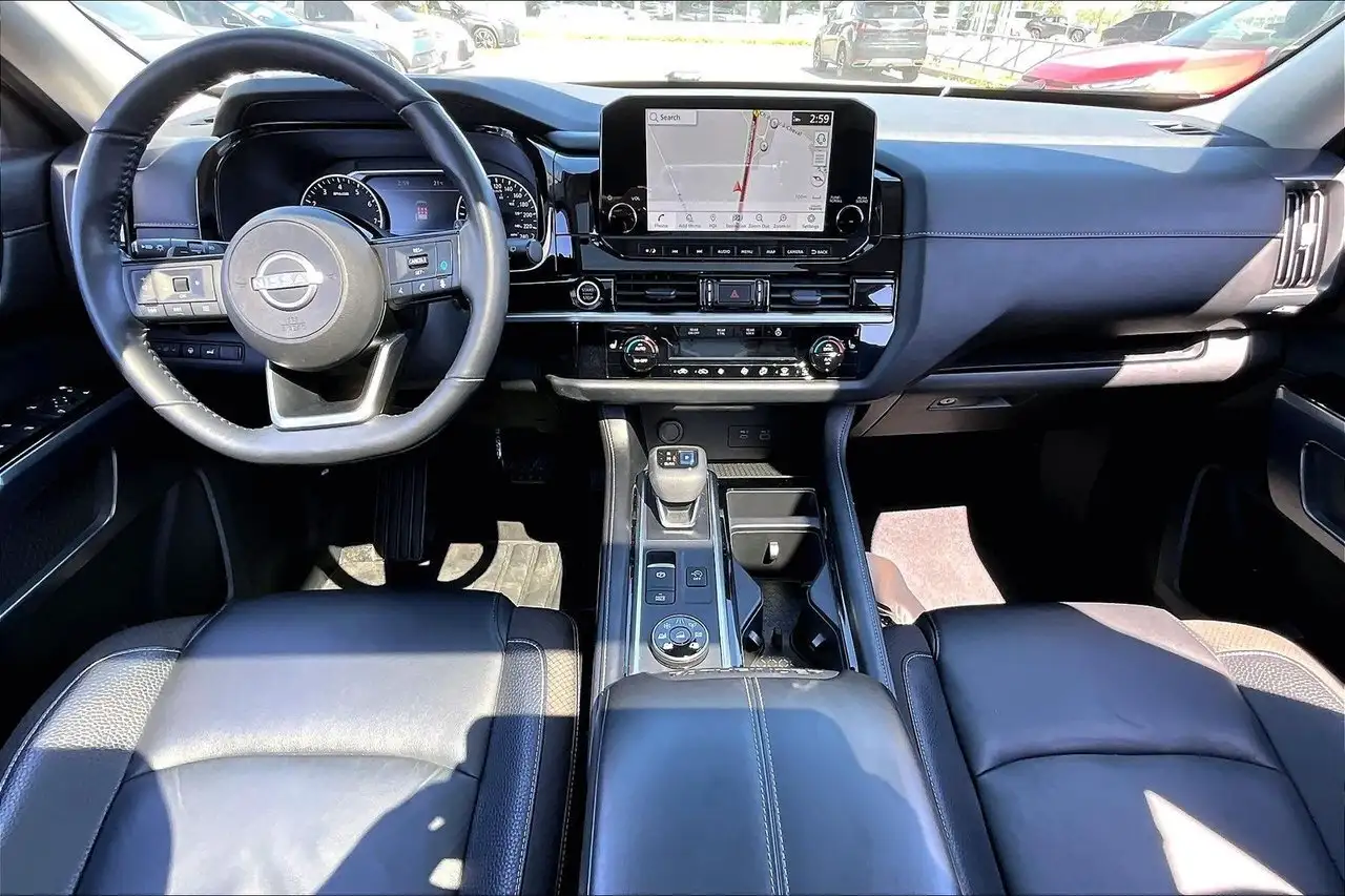 Nissan Pathfinder снимка Nissan Pathfinder