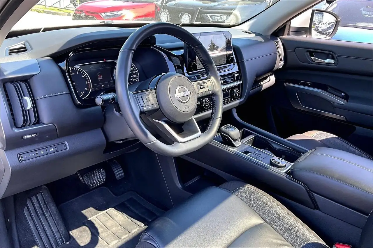 Nissan Pathfinder снимка Nissan Pathfinder