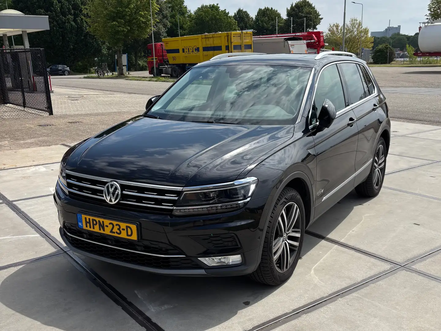 Volkswagen Tiguan Tiguan 2.0 TSI 4M. Highline Zwart - 1