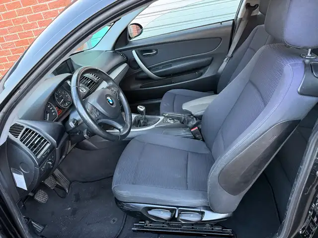 BMW 1 Series view 5