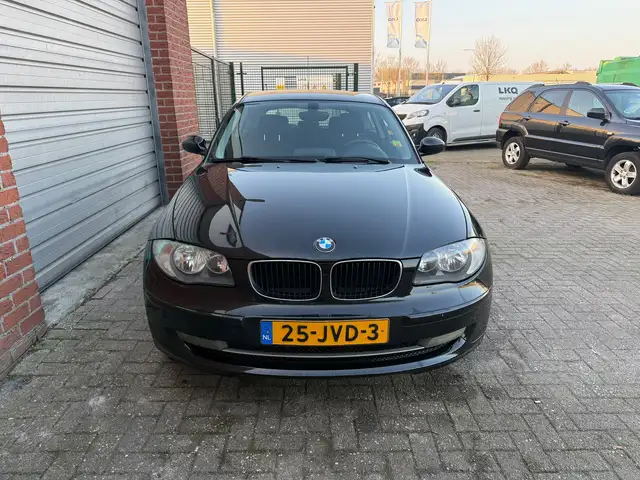 BMW 1 Series view 13