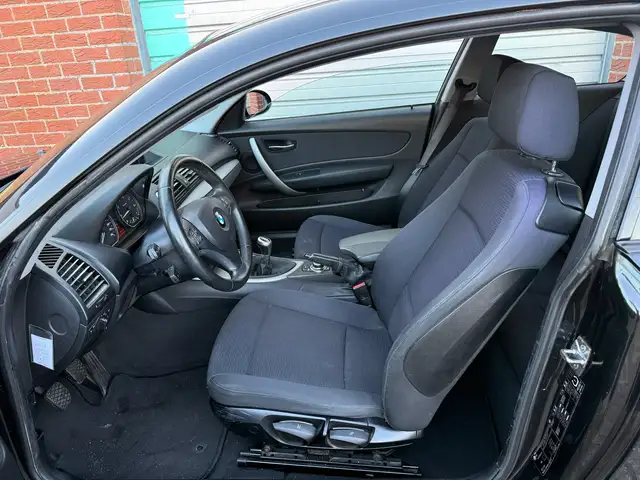 BMW 1 Series view 21
