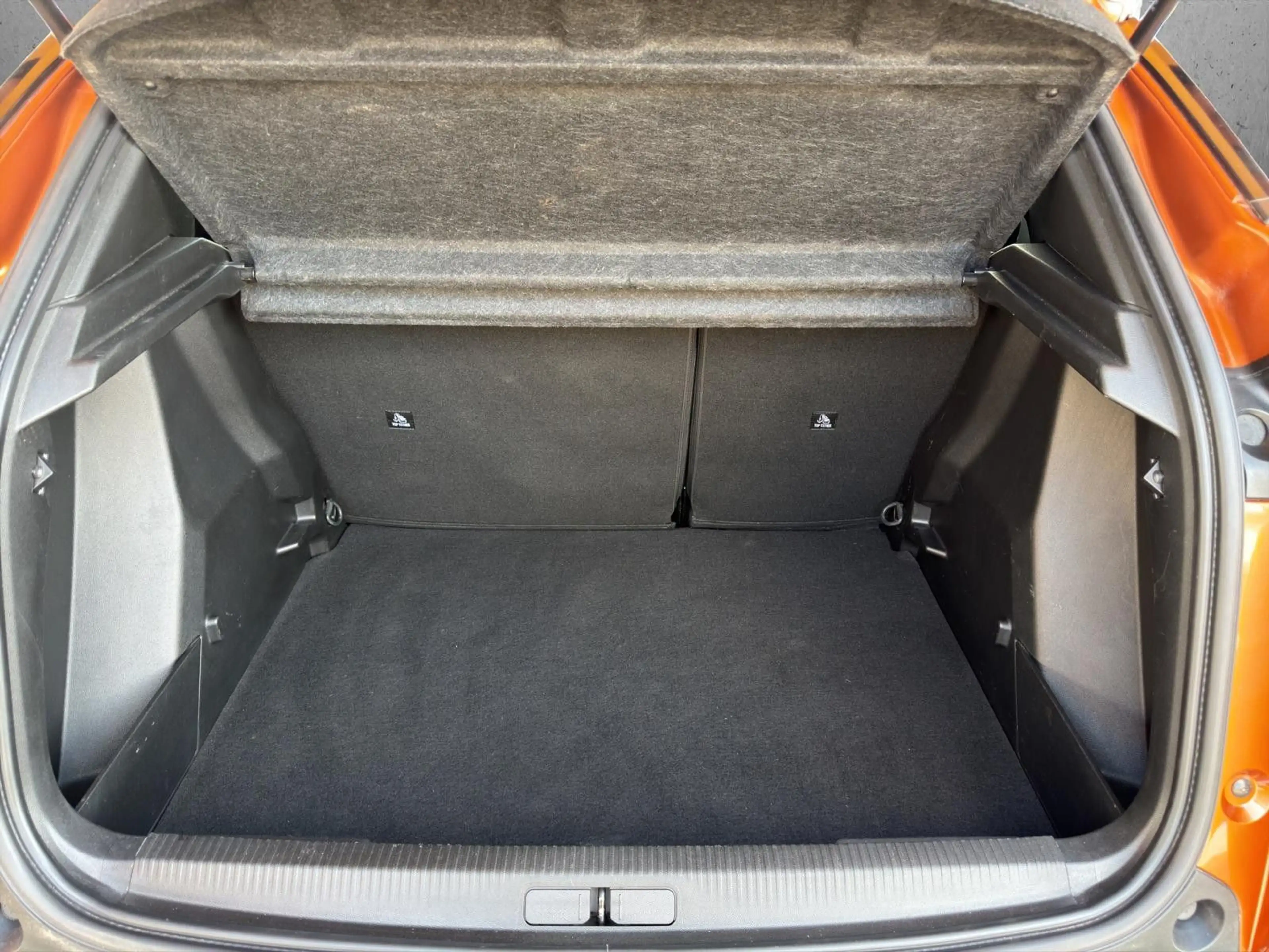 Peugeot 2008 Active Pack — photo 11