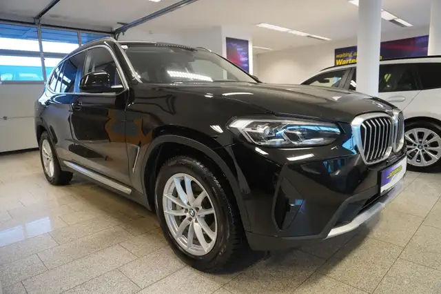 BMW X3 view 3