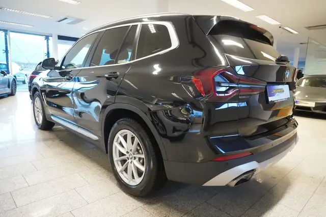 BMW X3 view 4