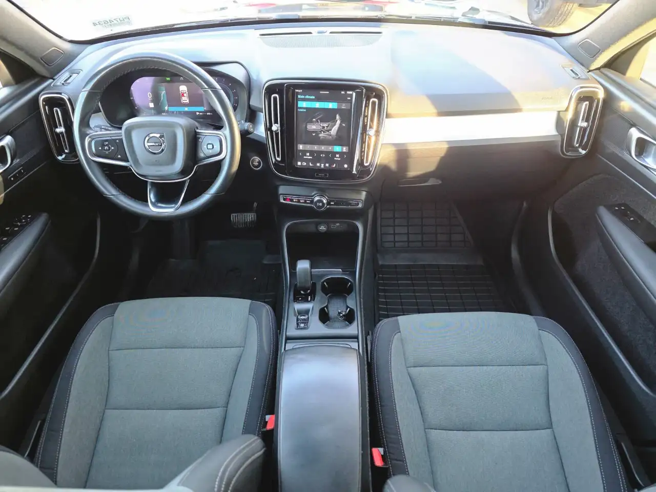 Volvo XC40 снимка Volvo XC40