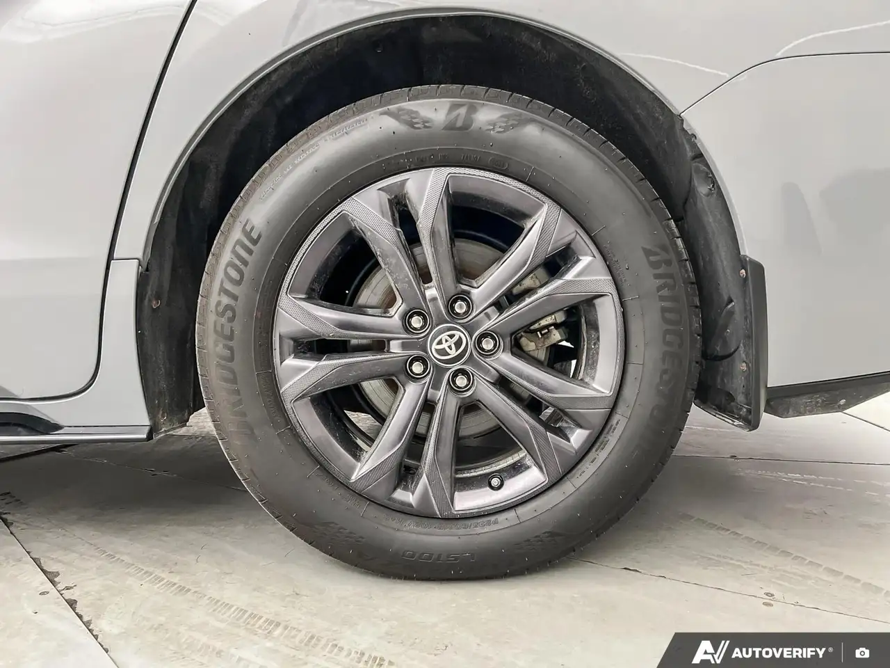 Toyota Sienna снимка Toyota Sienna