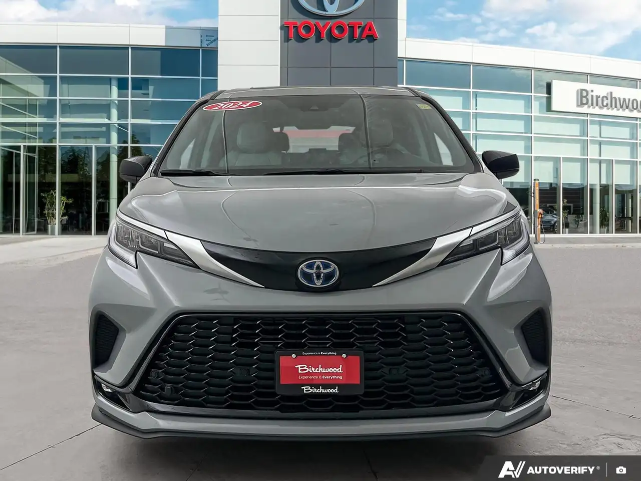 Toyota Sienna снимка Toyota Sienna