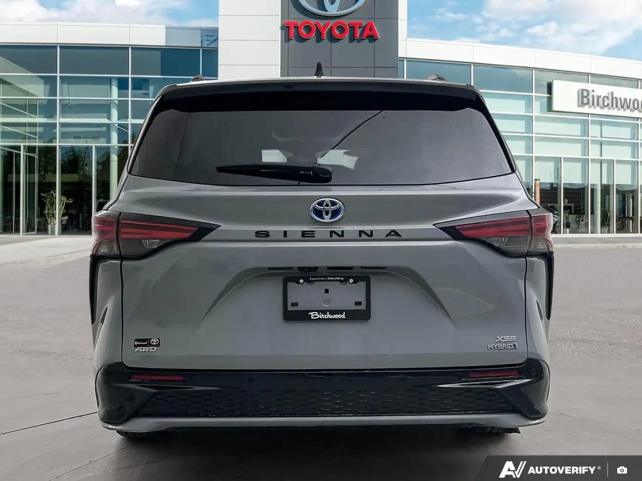 Toyota Sienna снимка Toyota Sienna