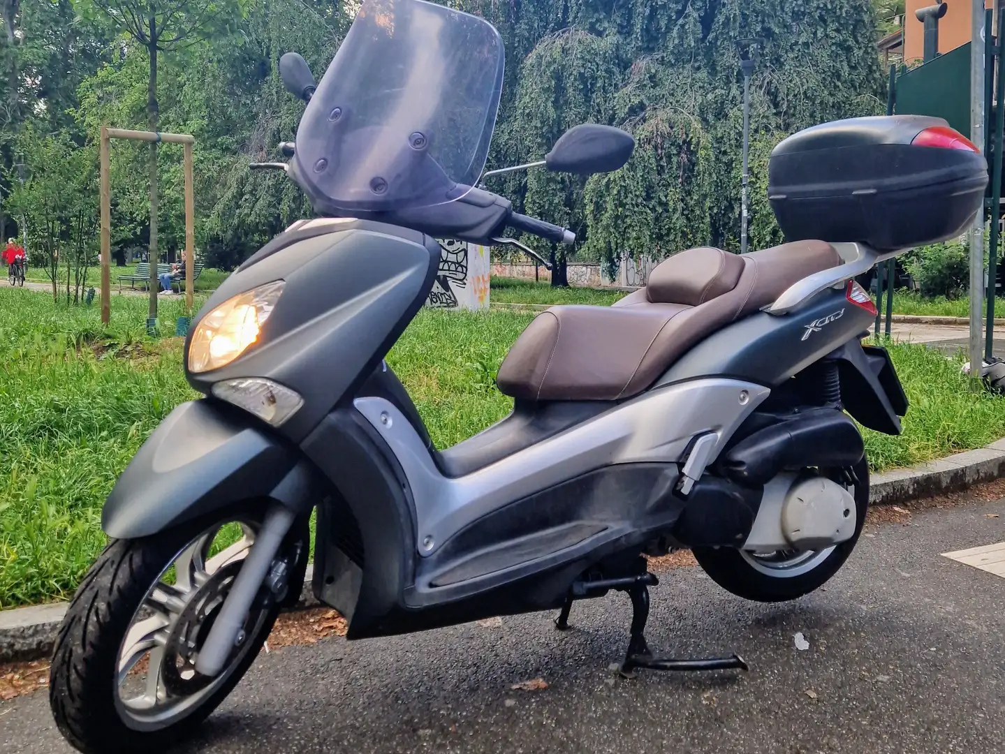 Yamaha X-City 250 Gris - 1