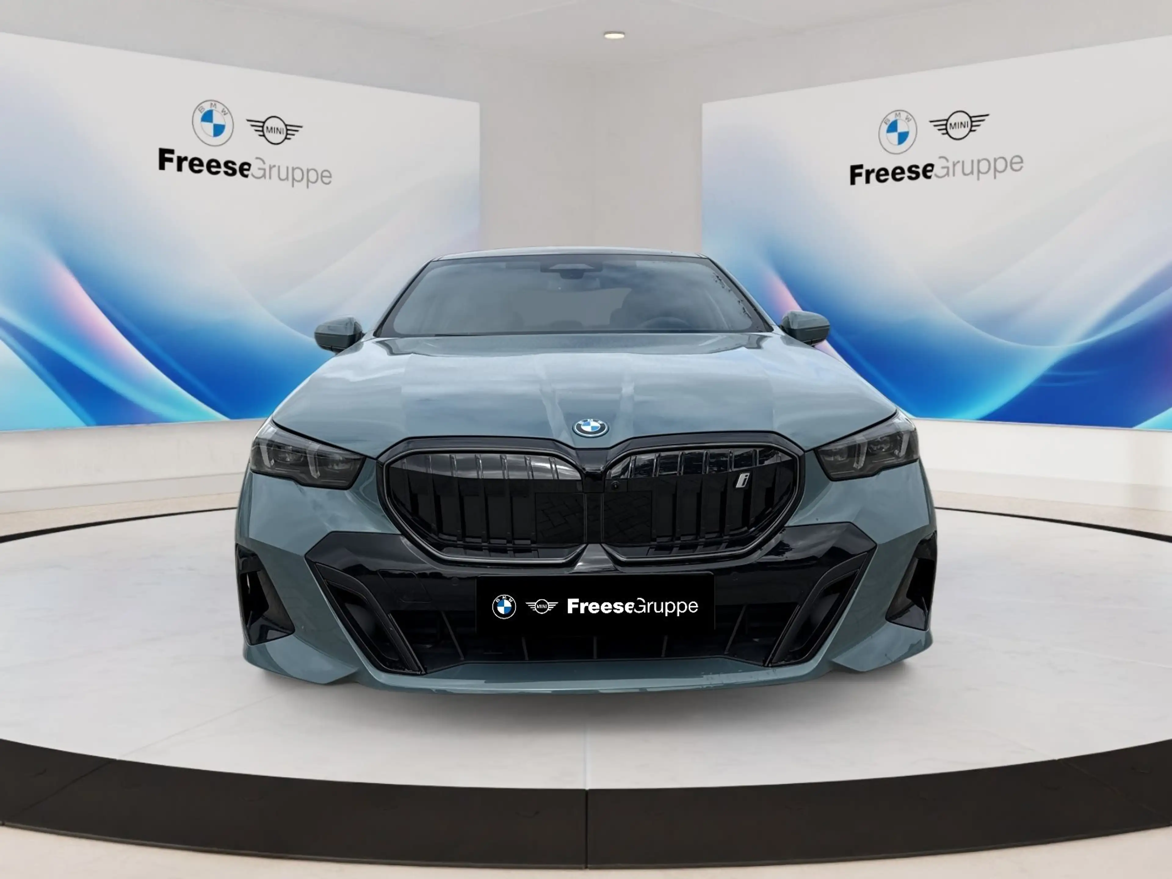 BMW i5 eDrive40 AHK 360° STANDHZ HEAD-UP SITZBELÜFT — photo 2