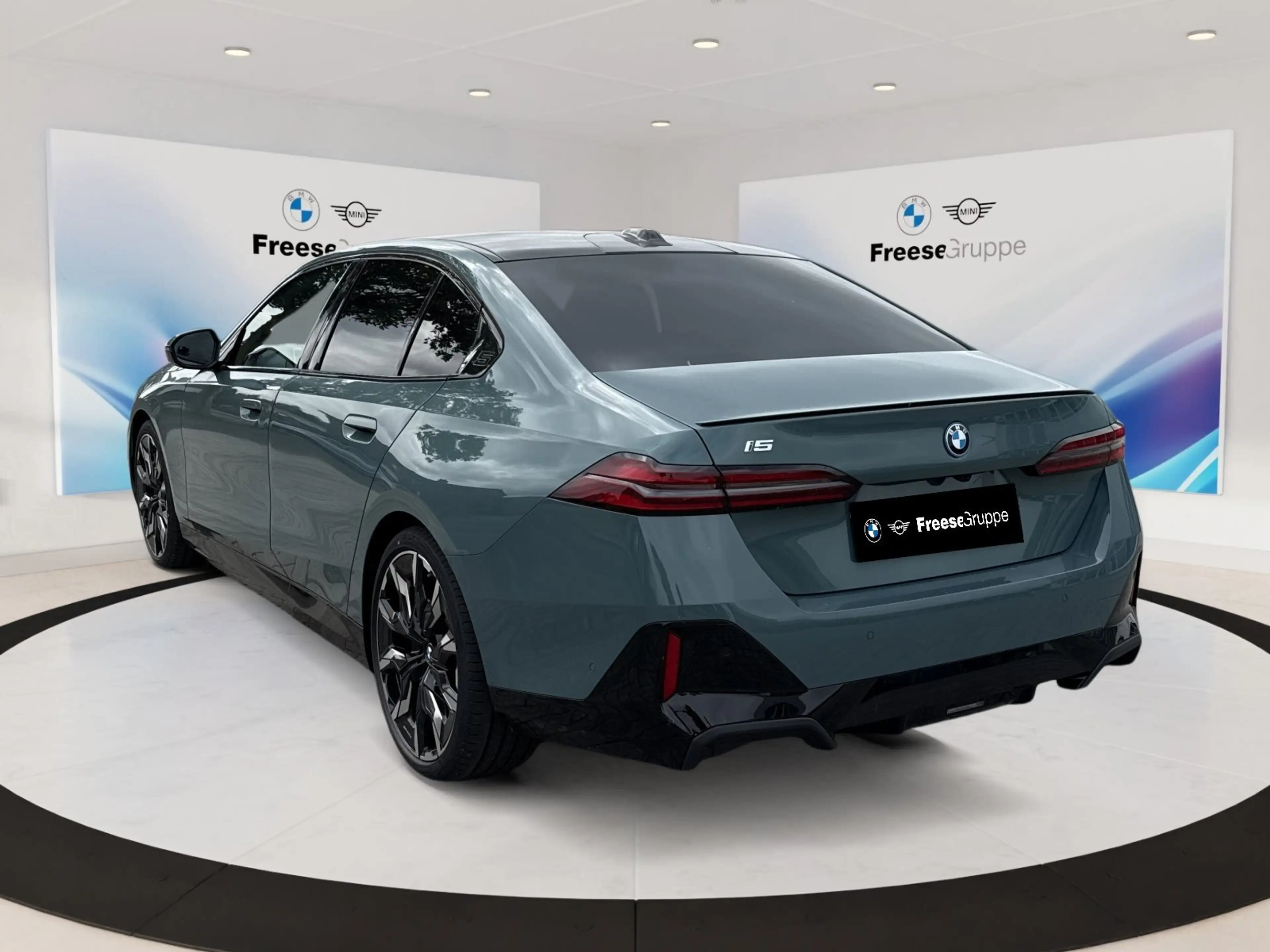 BMW i5 eDrive40 AHK 360° STANDHZ HEAD-UP SITZBELÜFT — photo 4