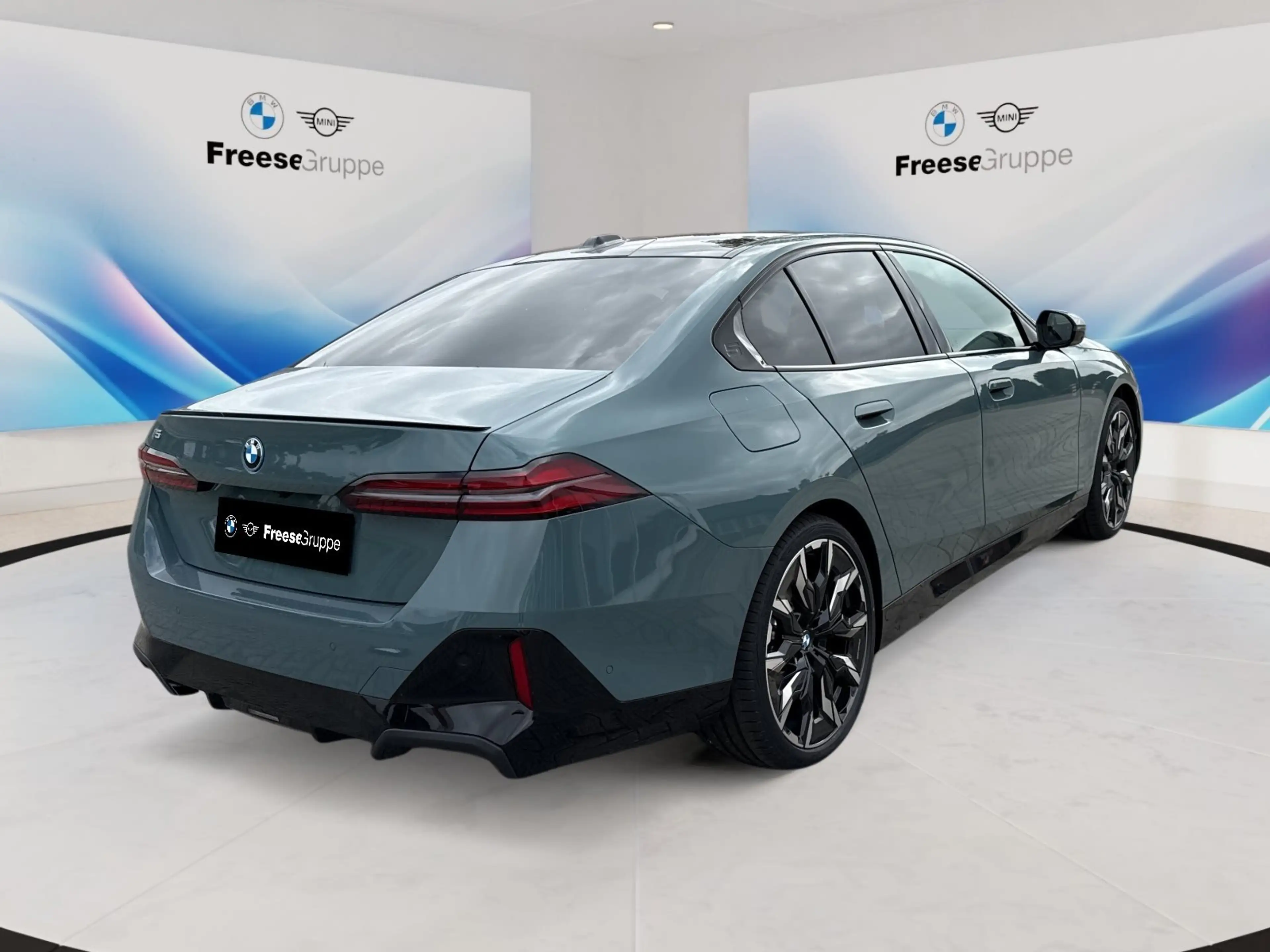 BMW i5 eDrive40 AHK 360° STANDHZ HEAD-UP SITZBELÜFT — photo 6
