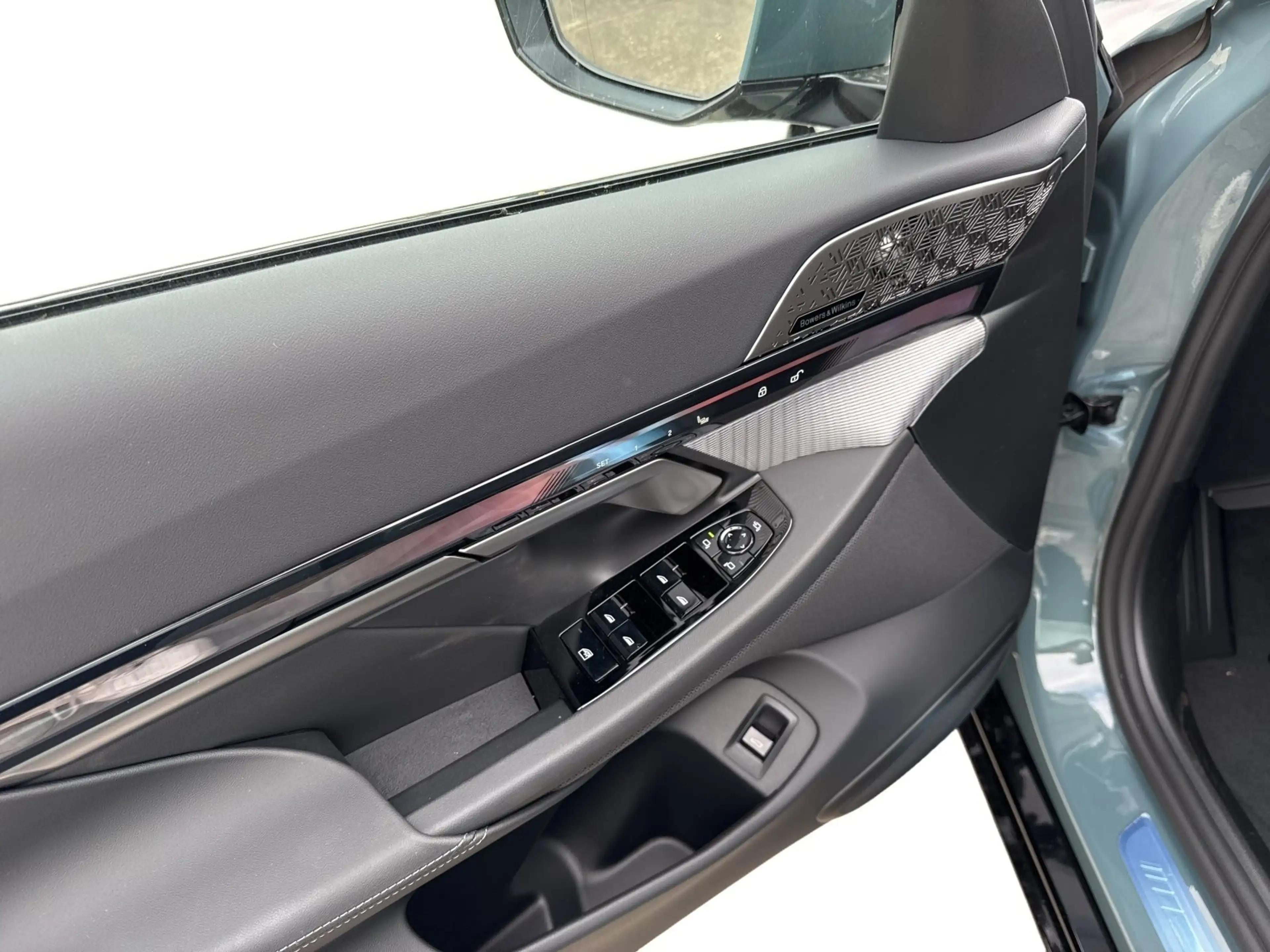 BMW i5 eDrive40 AHK 360° STANDHZ HEAD-UP SITZBELÜFT — photo 16