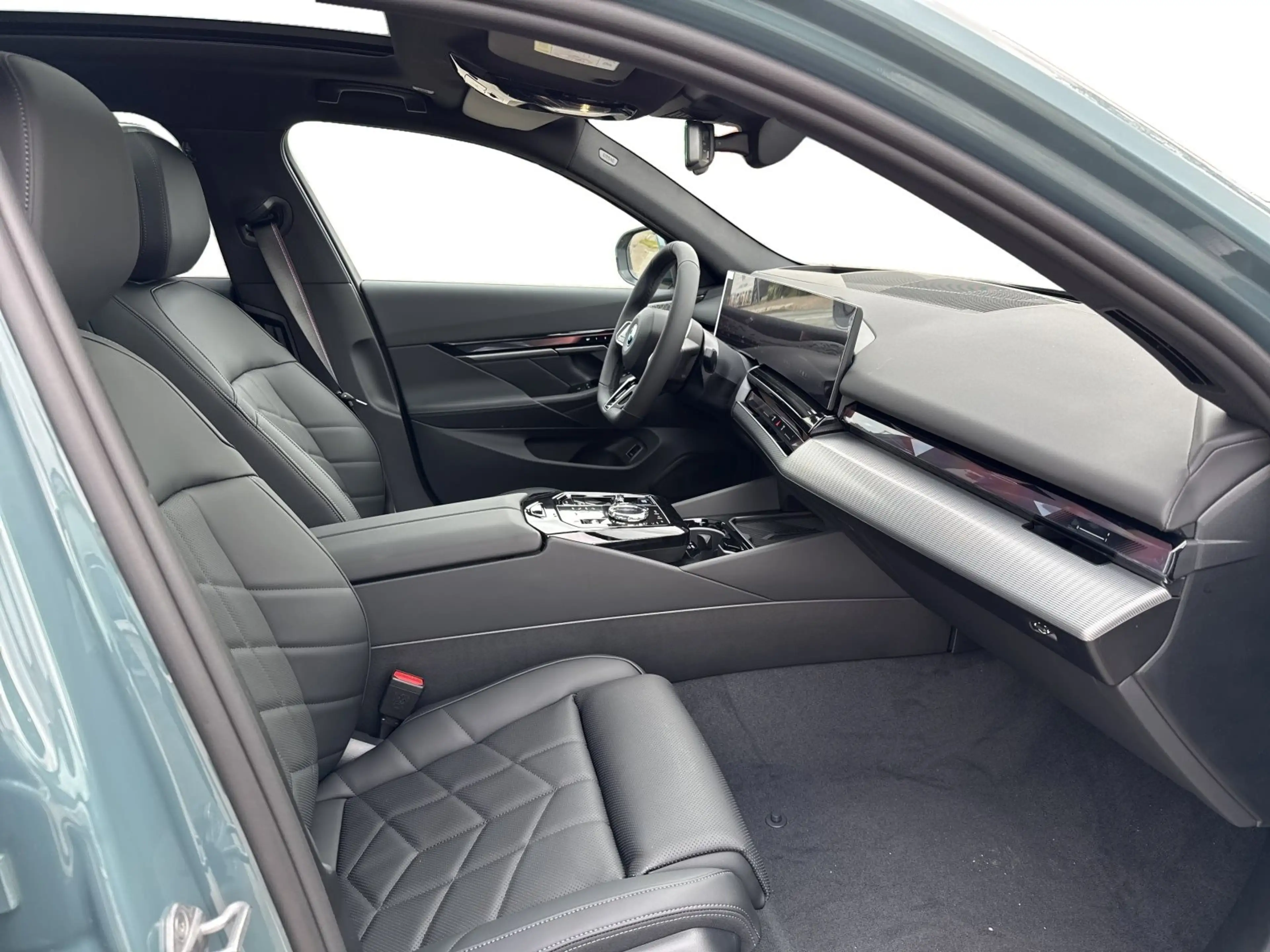 BMW i5 eDrive40 AHK 360° STANDHZ HEAD-UP SITZBELÜFT — photo 10