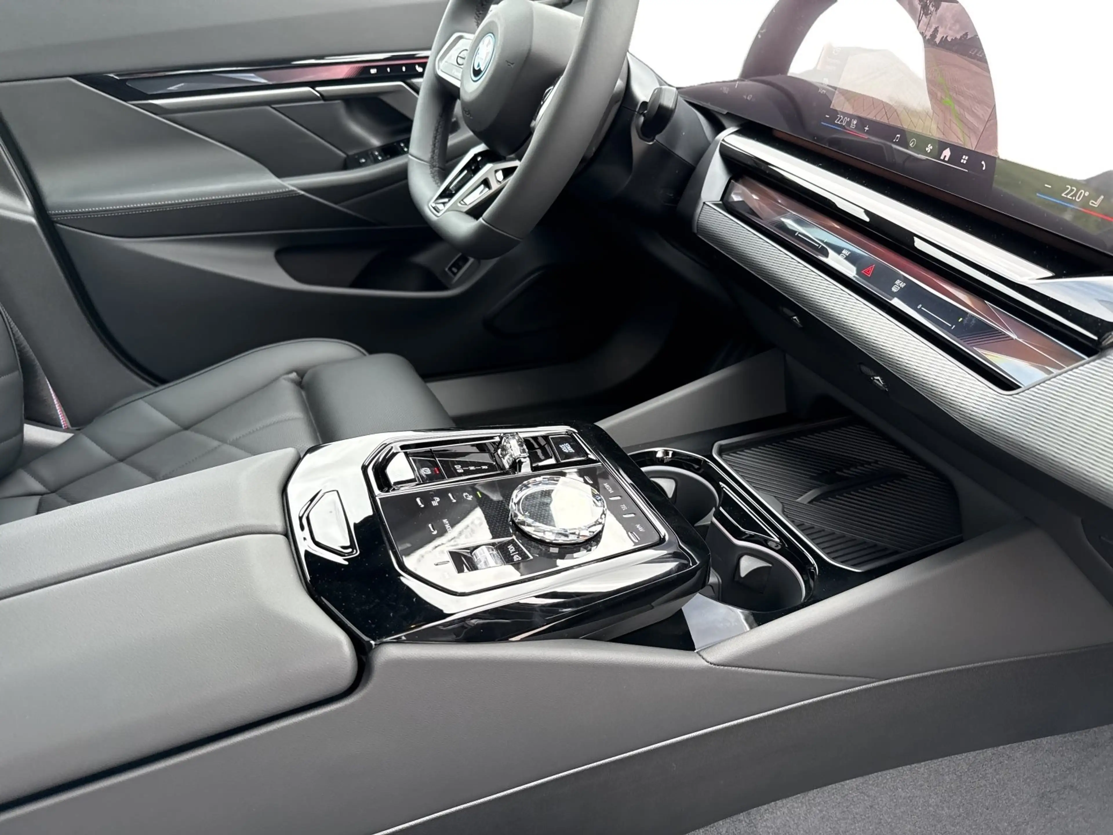 BMW i5 eDrive40 AHK 360° STANDHZ HEAD-UP SITZBELÜFT — photo 13