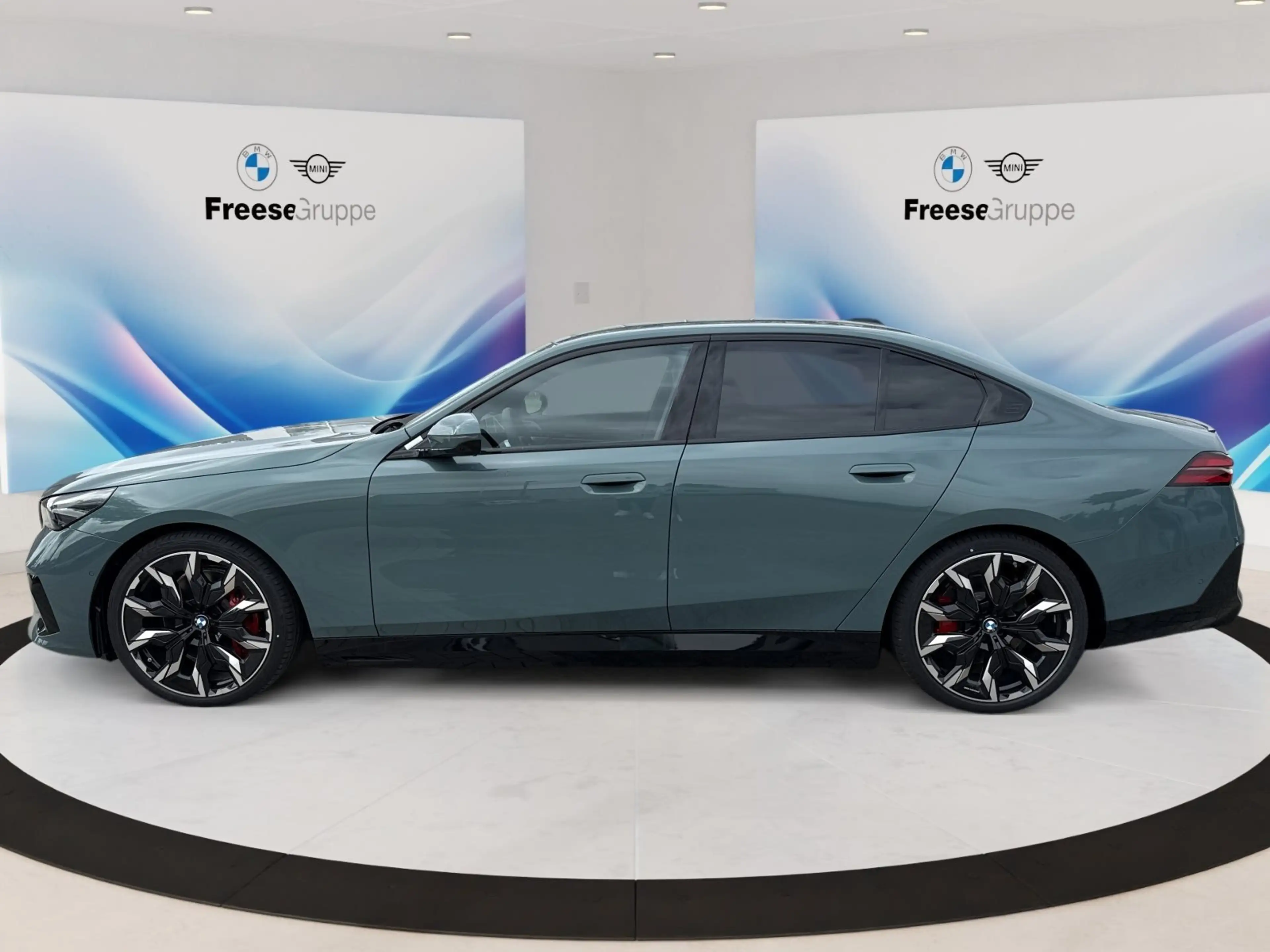 BMW i5 eDrive40 AHK 360° STANDHZ HEAD-UP SITZBELÜFT — photo 3