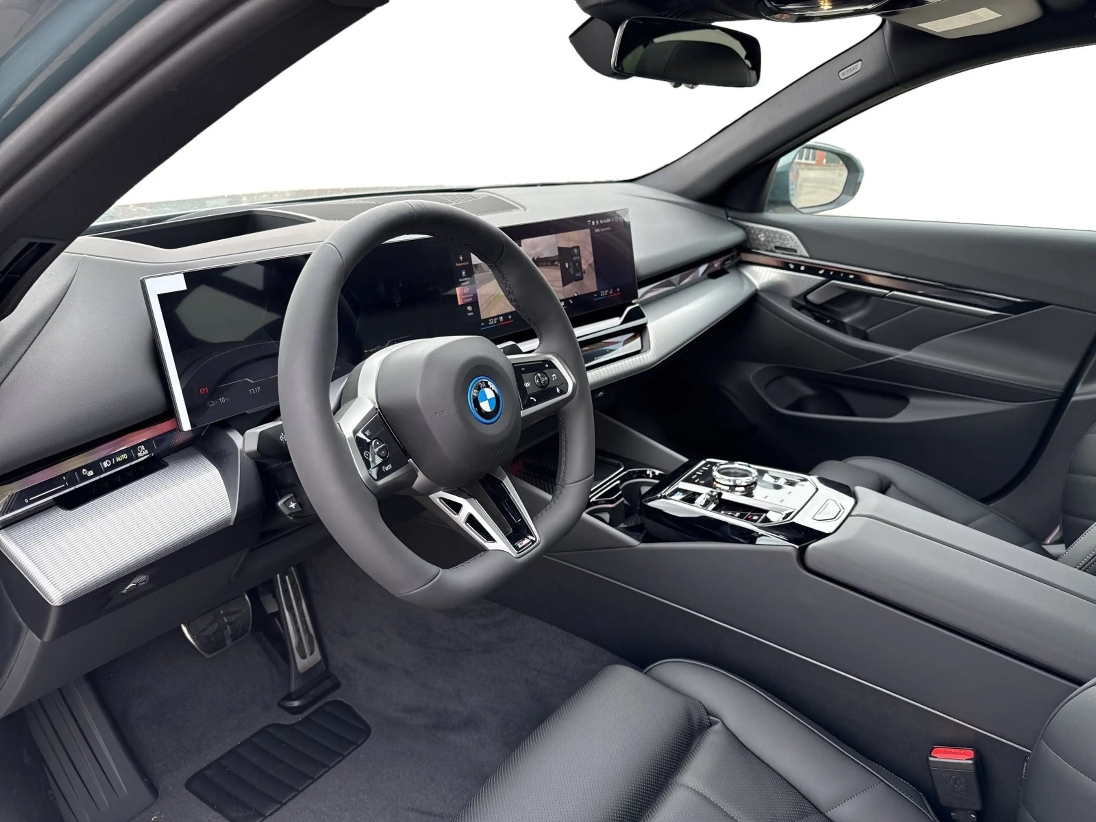 BMW i5 eDrive40 AHK 360° STANDHZ HEAD-UP SITZBELÜFT — photo 14