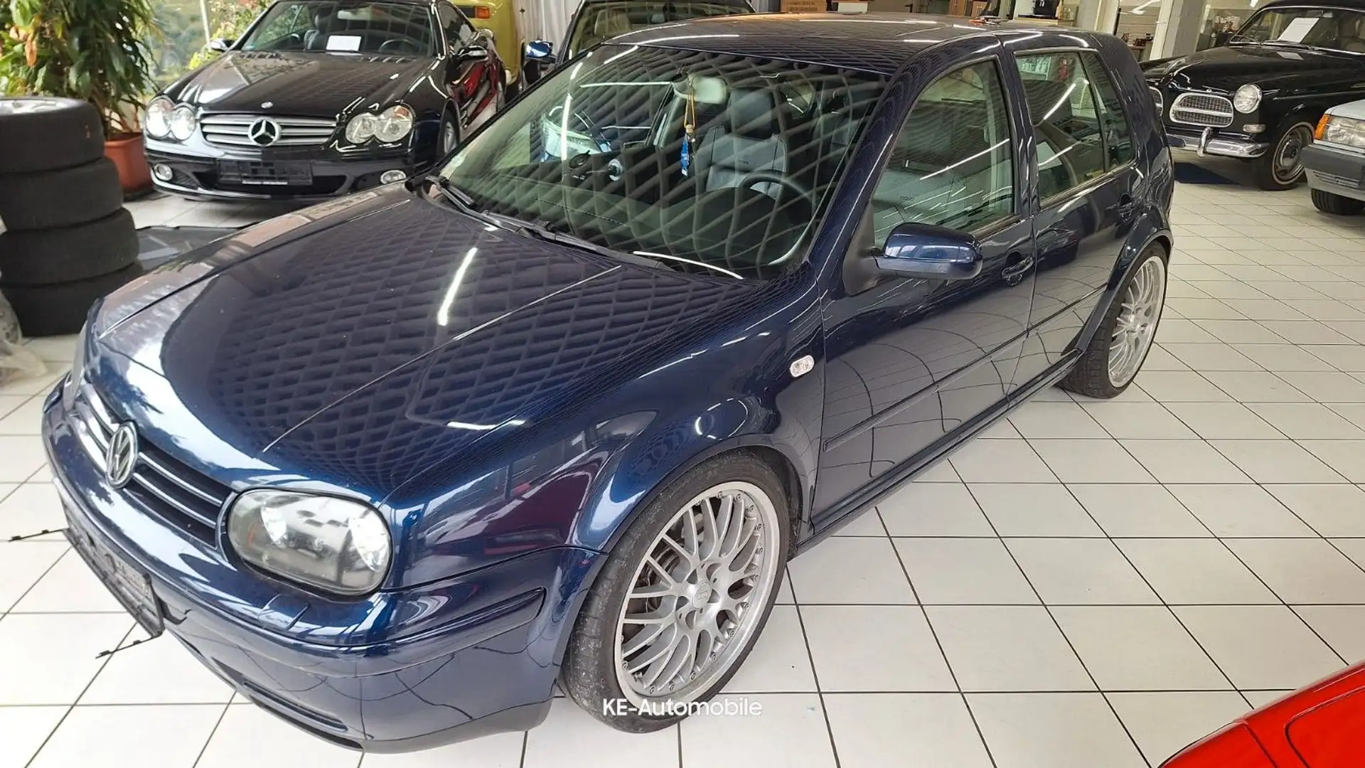 Volkswagen Golf 2.3 Highline Blau - 1