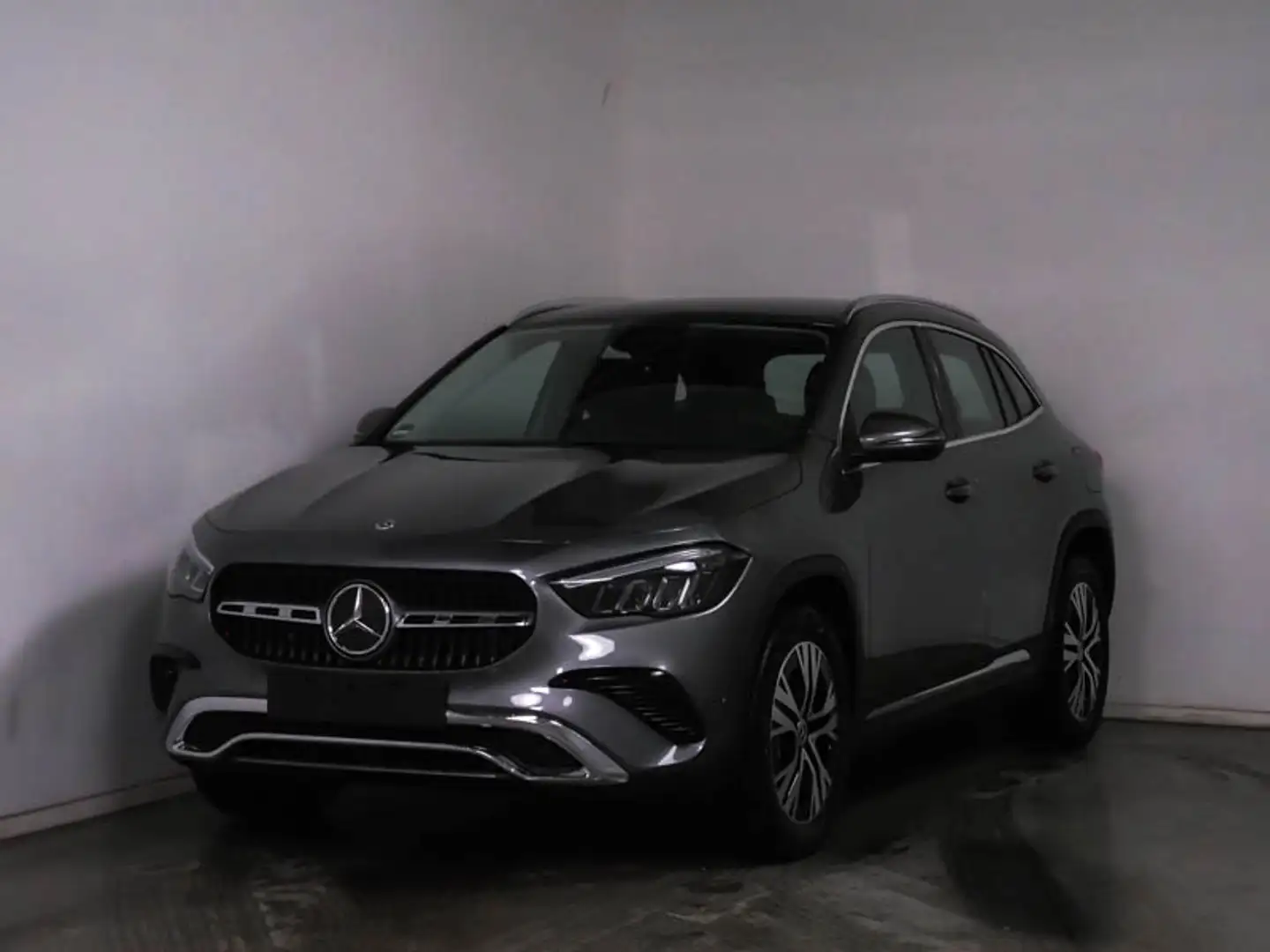 Mercedes-Benz GLA 180 Progressive+MBUX+Navi-Pr+LED+Kam+PDC+SHZ Grau - 2