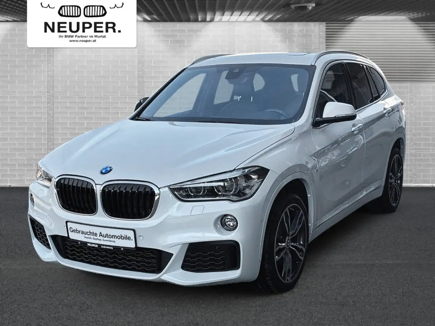 BMW X1 sDrive18i Weiß - 2