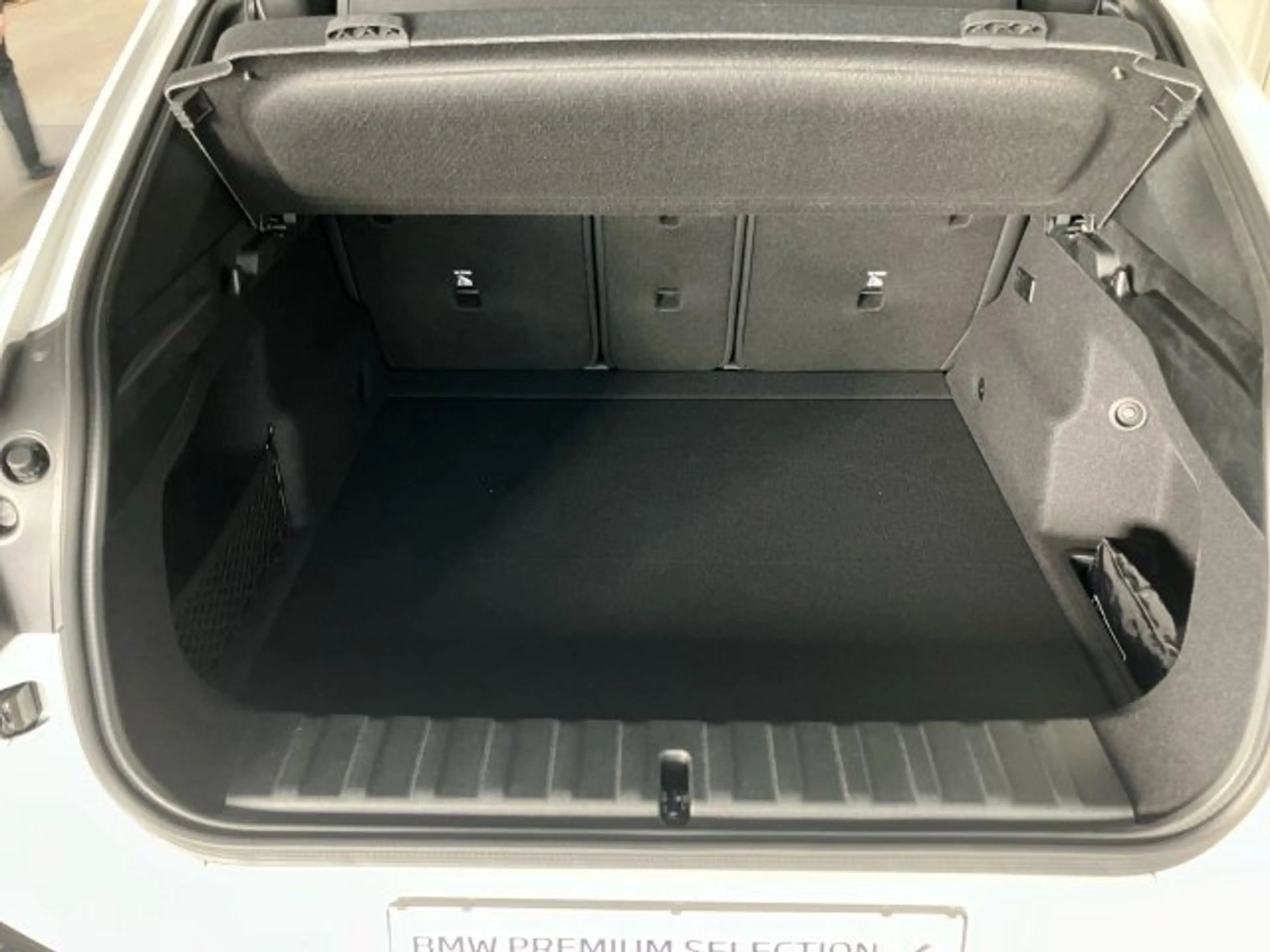 BMW iX2 eDrive20 U10 HB0 — photo 5