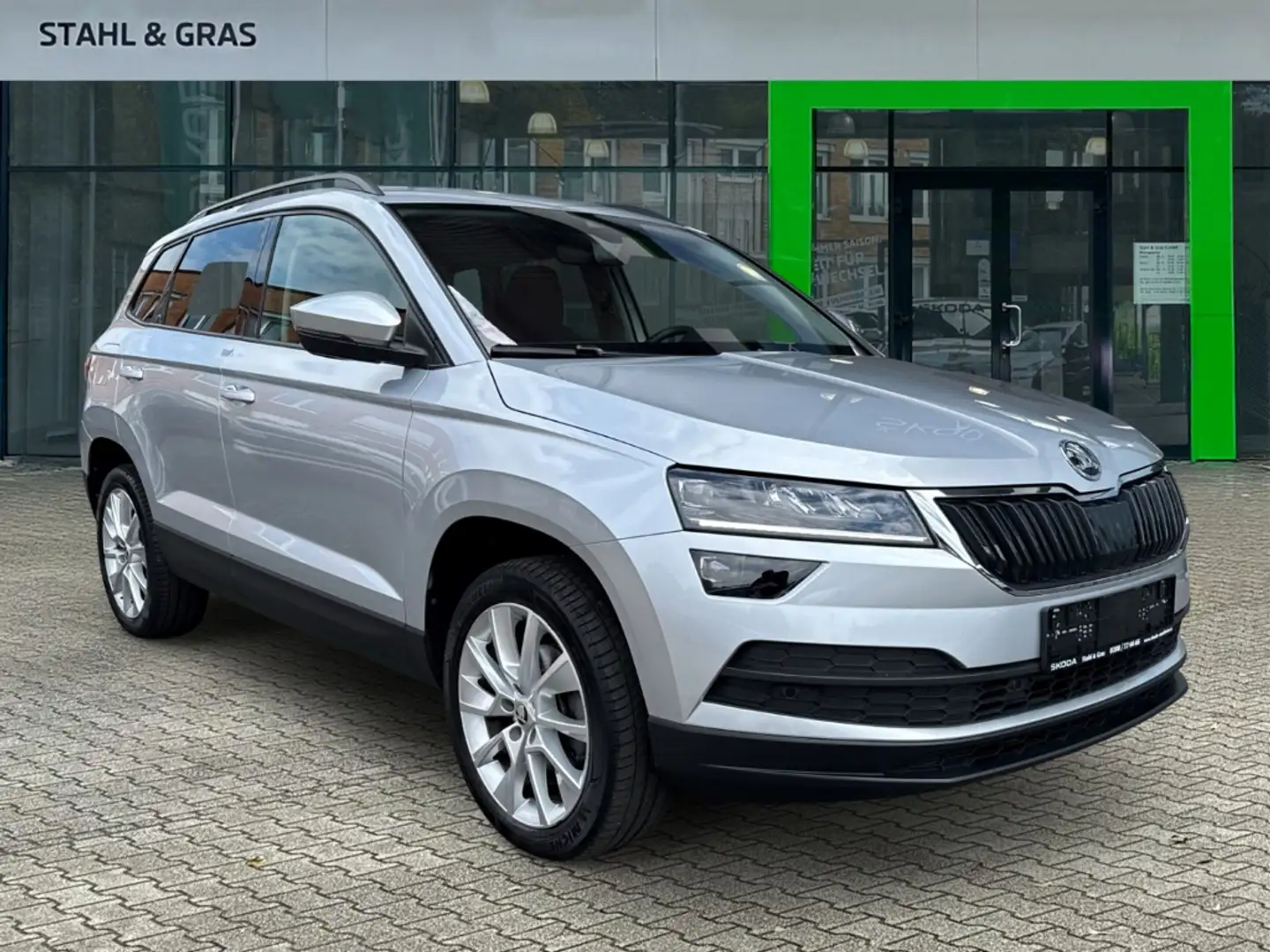 Skoda Karoq Style 1.5TSI DSG StandHZG Navi Memory LED Plateado - 1