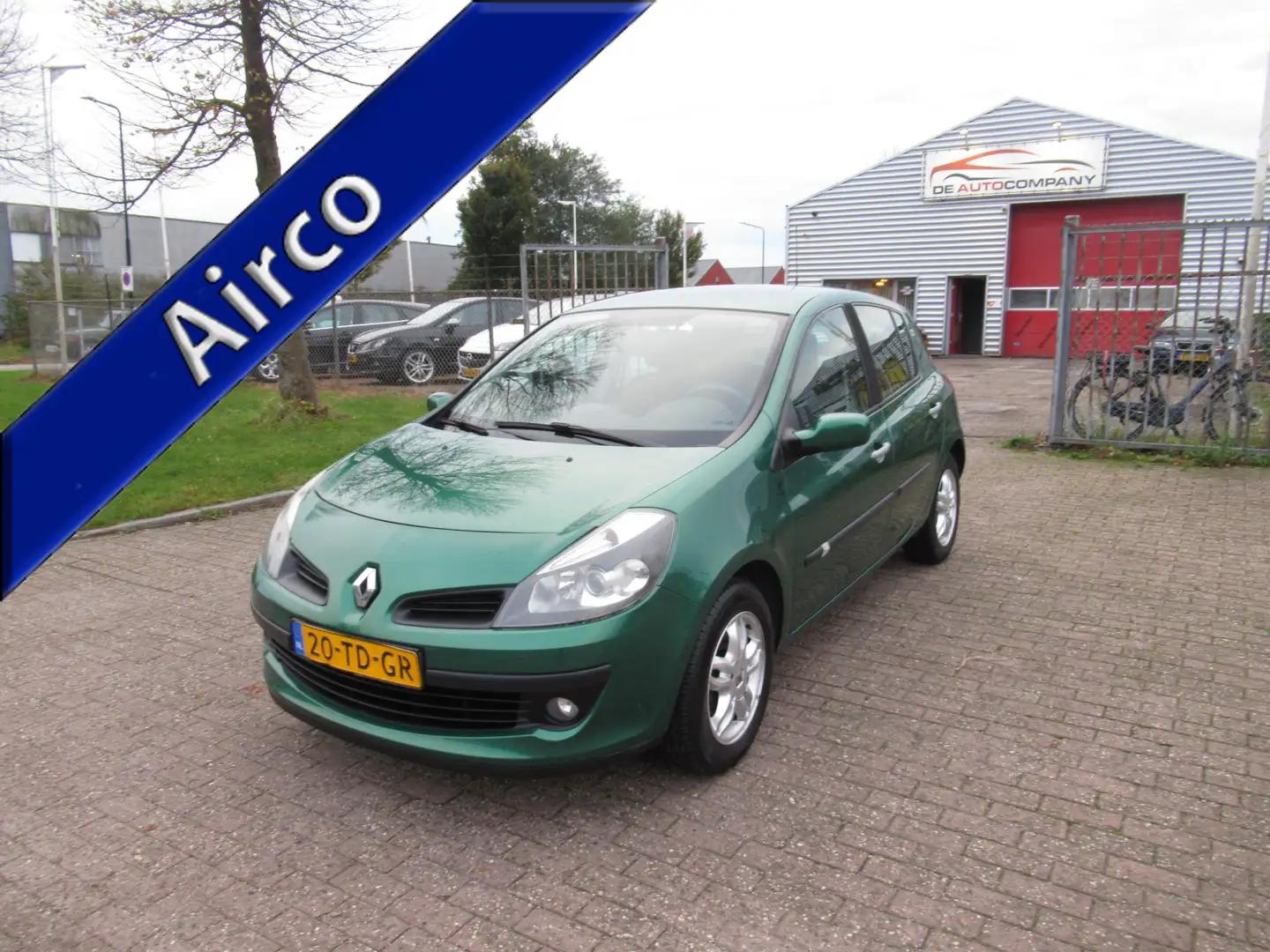 Renault Clio 1.2-16V Team Spirit 3e Eigenaar Nette Auto Groen - 1