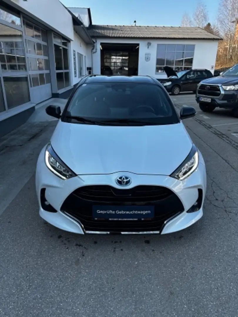 Toyota Yaris Yaris - 1,5 l Hybrid Weiß - 2
