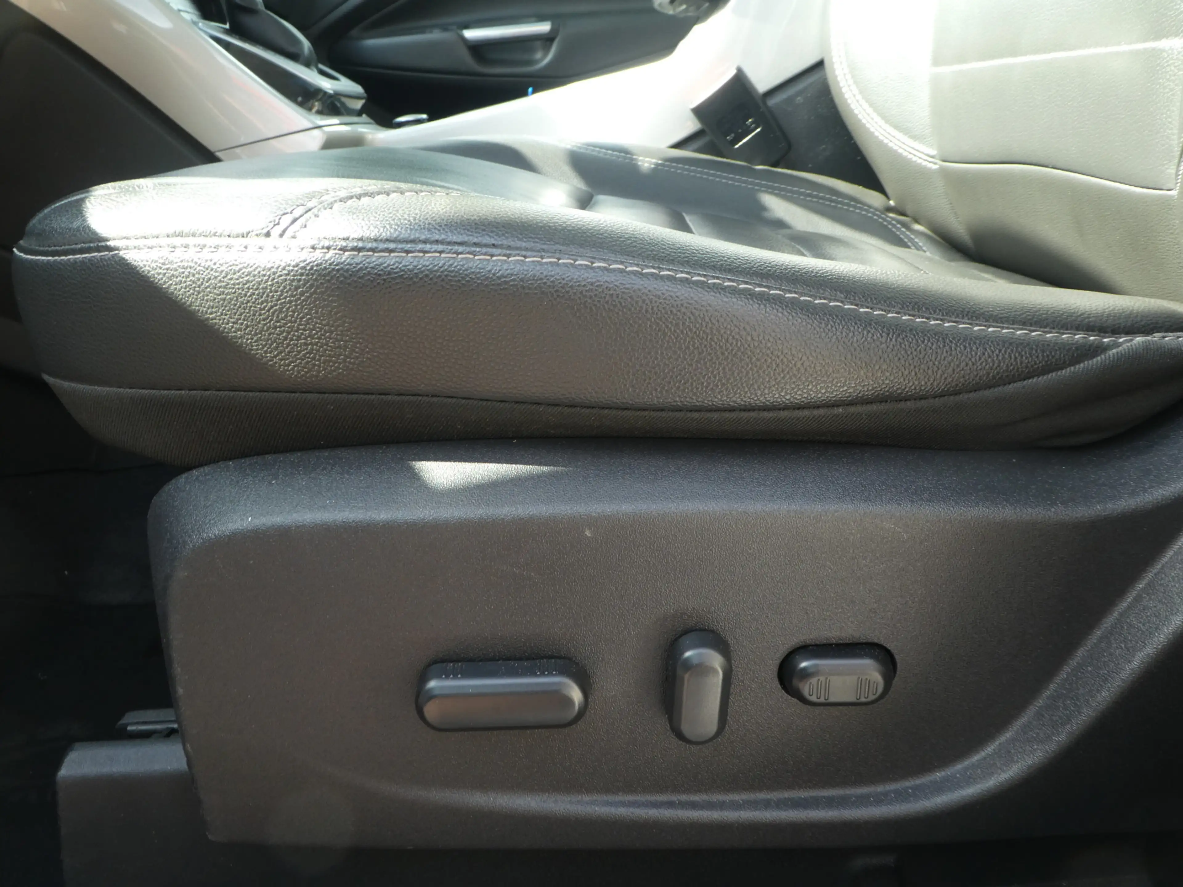 Ford C-Max 2.0 Plug-in Hybrid Titanium Plus Automaat — photo 24
