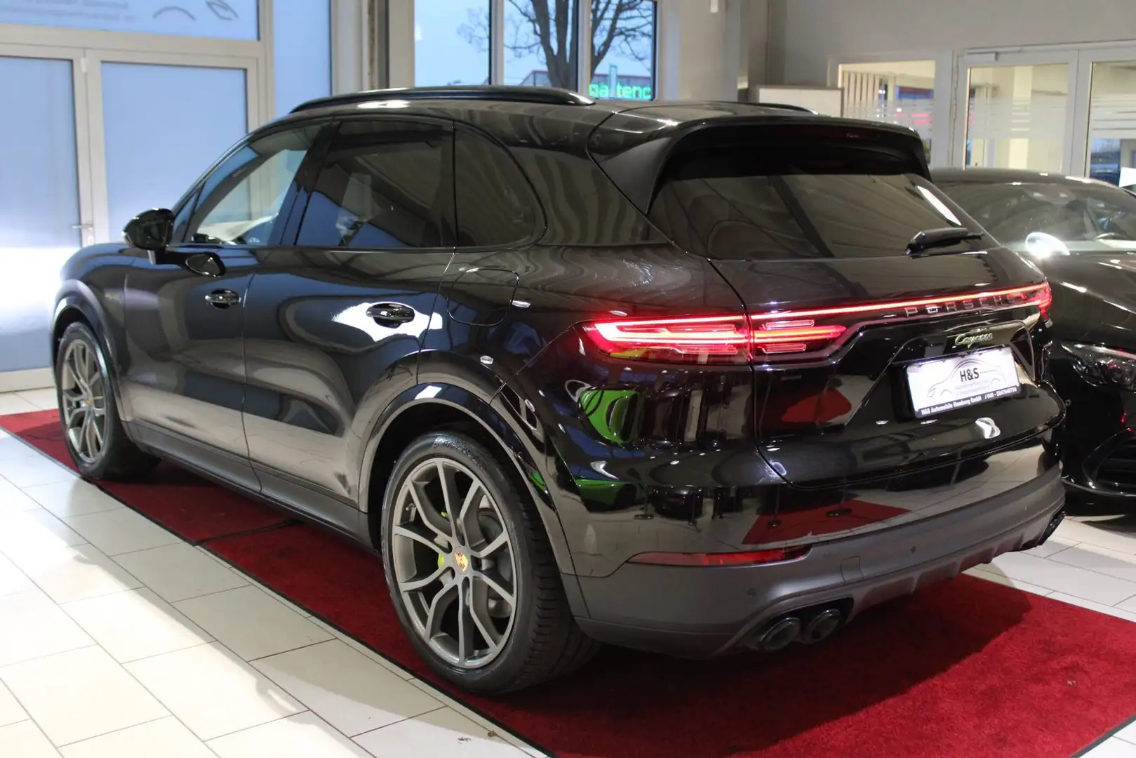 Porsche Cayenne E-Hybrid Platinum Edition Schwarz - 2