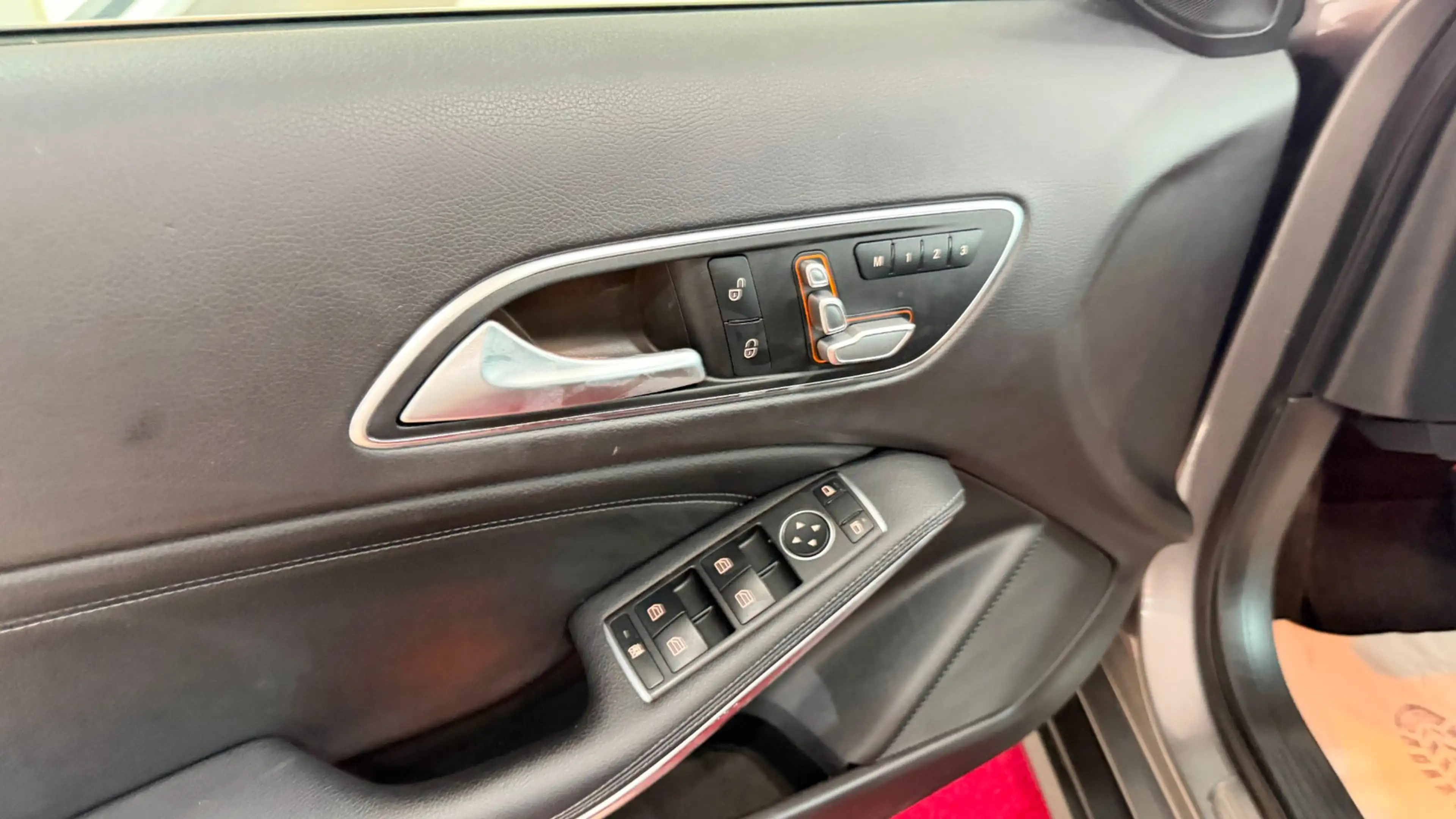 Mercedes-Benz GLA 200 CDI / d PANORAMA*MEMORY — photo 14