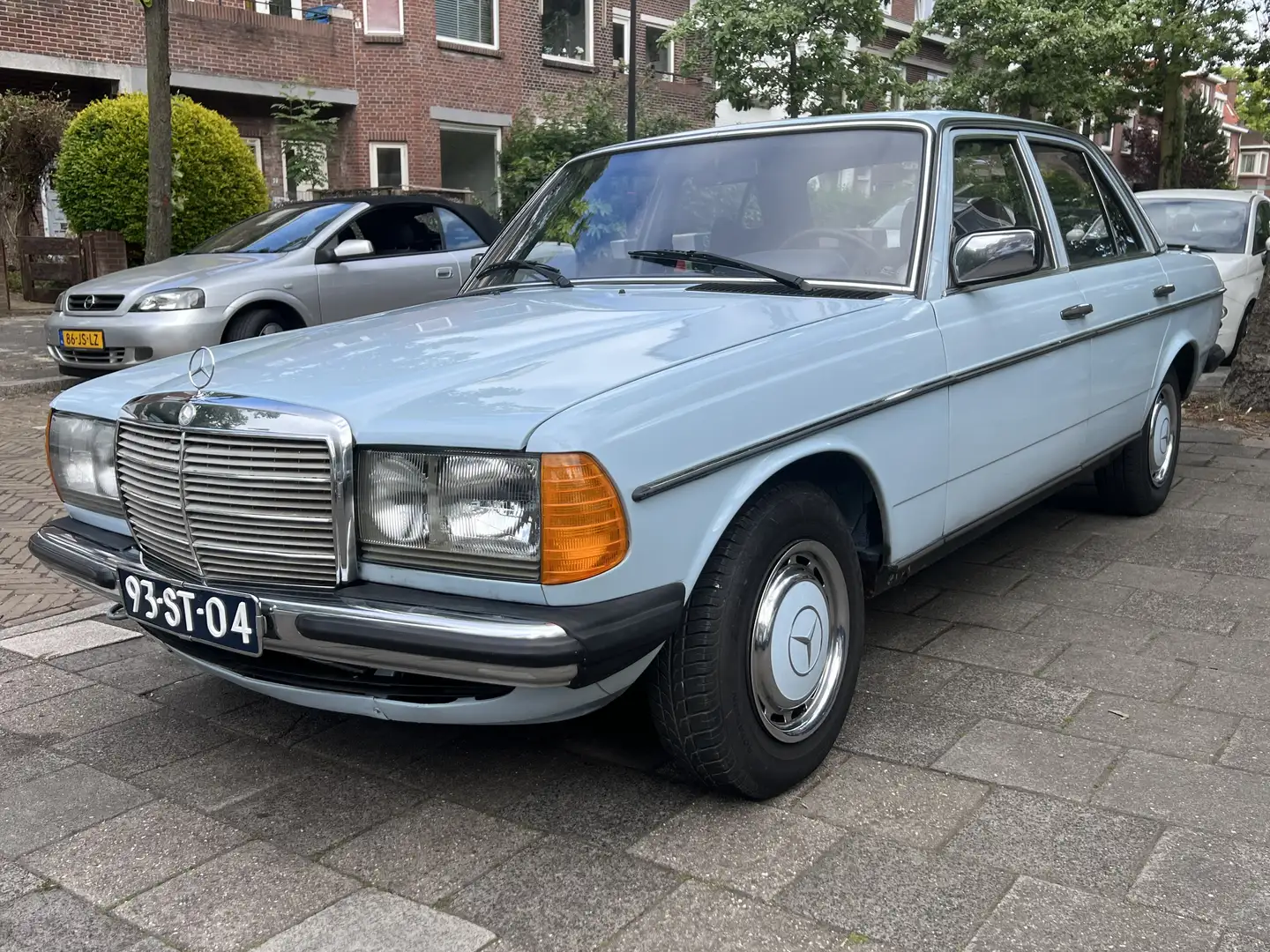 Mercedes-Benz 200 Automaat Bleu - 1
