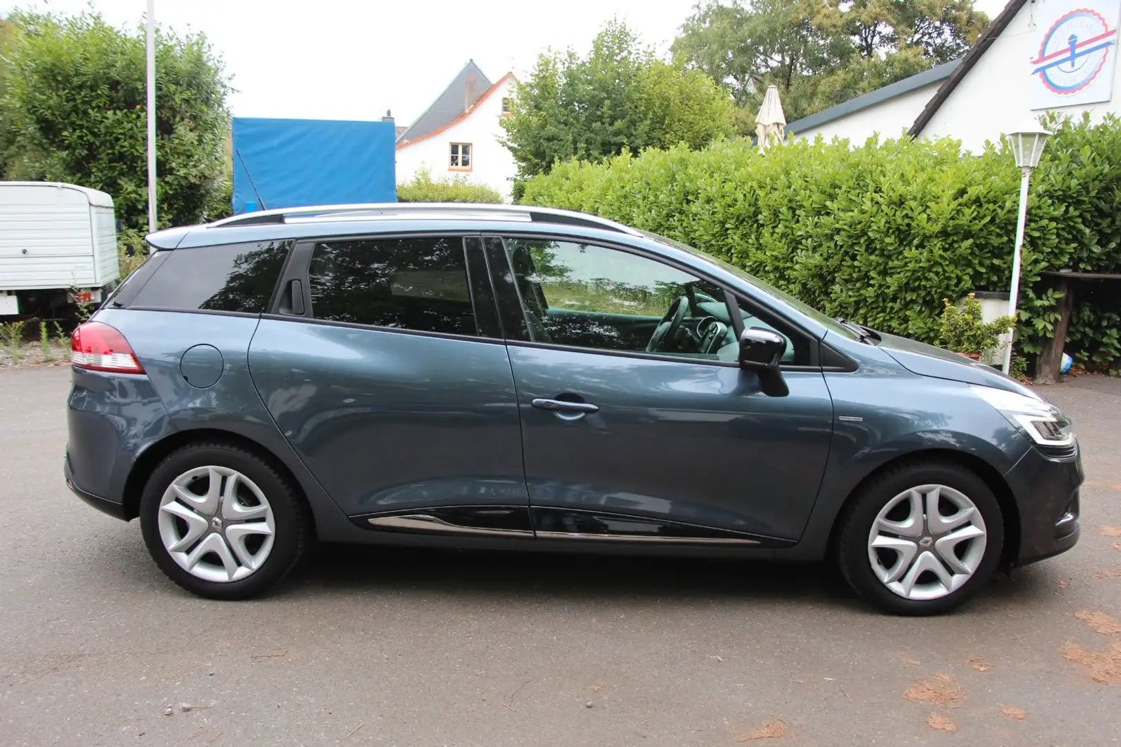 Renault Clio ENERGY dCi 90 Limited Grandtour NAVI*/25922 Grau - 2