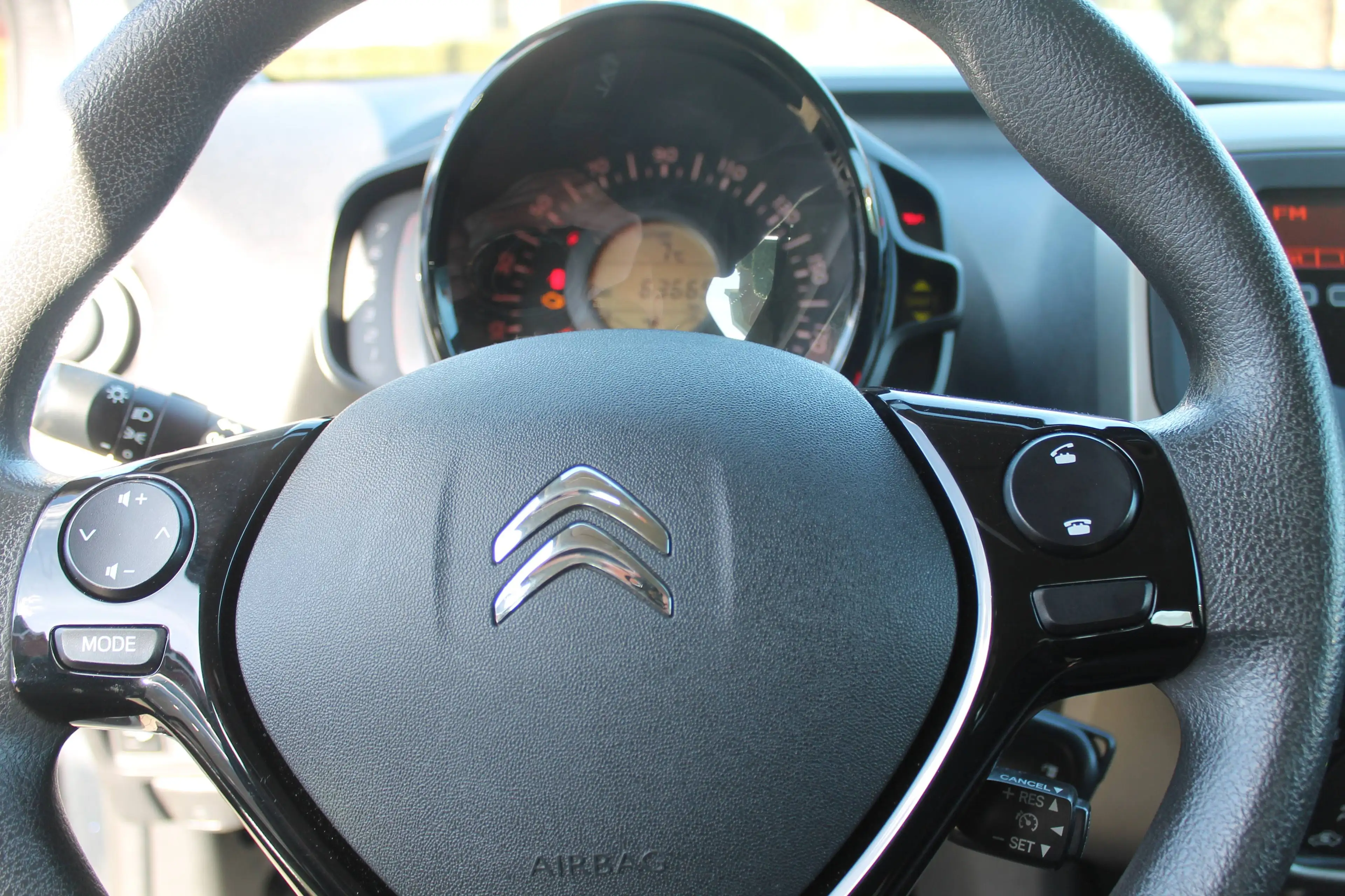 Citroen C1 C1 1.0 VTi Live — photo 11