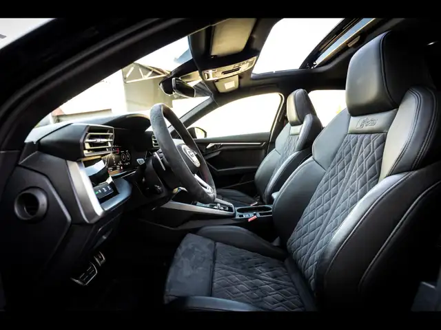 Audi RS3 view 12