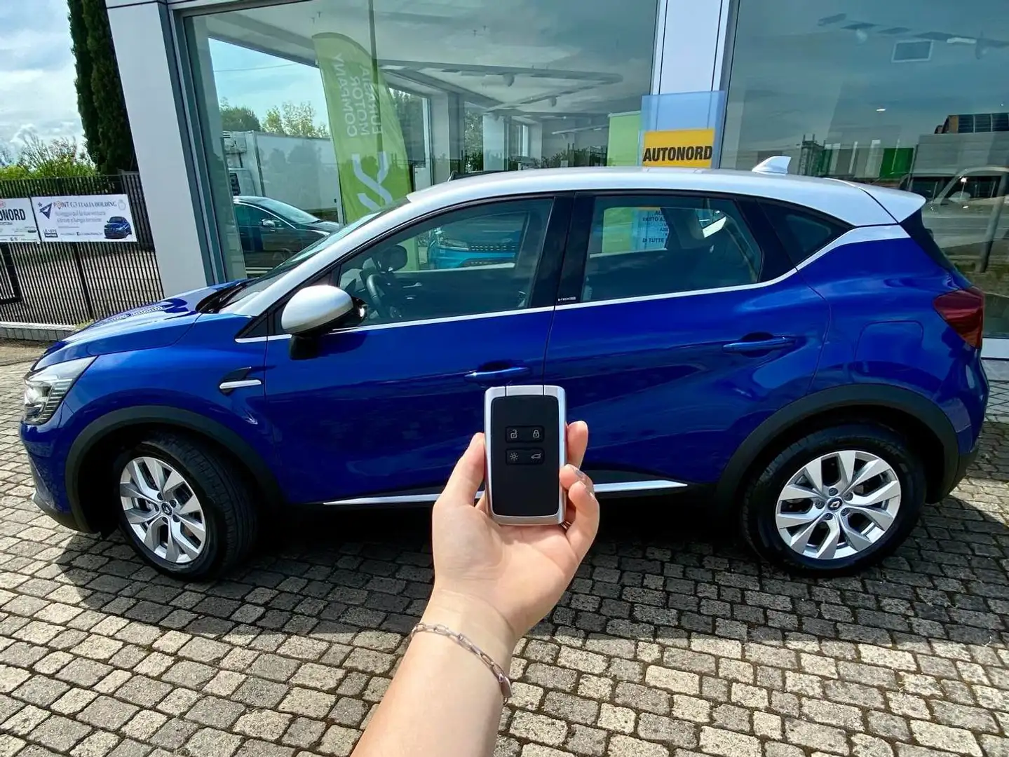 Renault Captur Captur 1.6 E-Tech phev Intens 160cv auto my21 Blu/Azzurro - 2