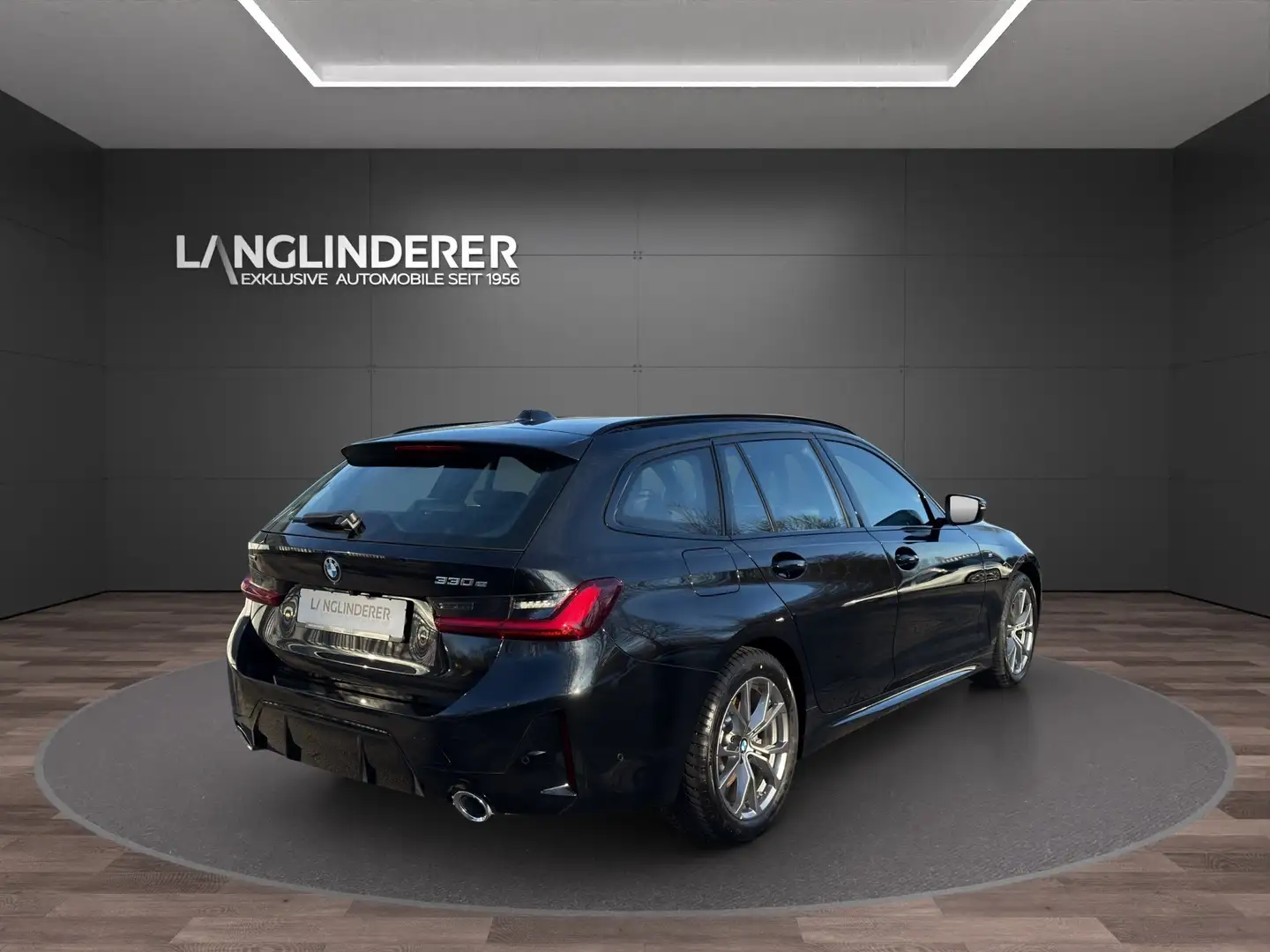 BMW 330 e xDrive Touring MSport NP78719,- Parking&DrivingA Schwarz - 2