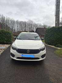 1400 essence berline