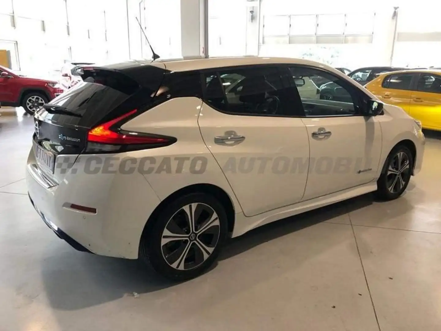 Nissan Leaf II 2018 N-Connecta Two Tone 40kWh 150cv Weiß - 2