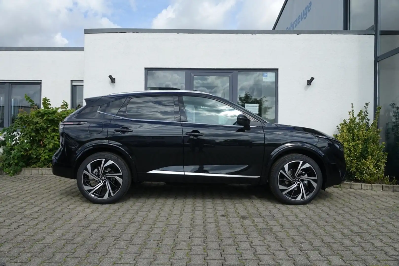 Nissan Qashqai Tekna+ plus Xtronic Allradantrieb SOFORT Schwarz - 2