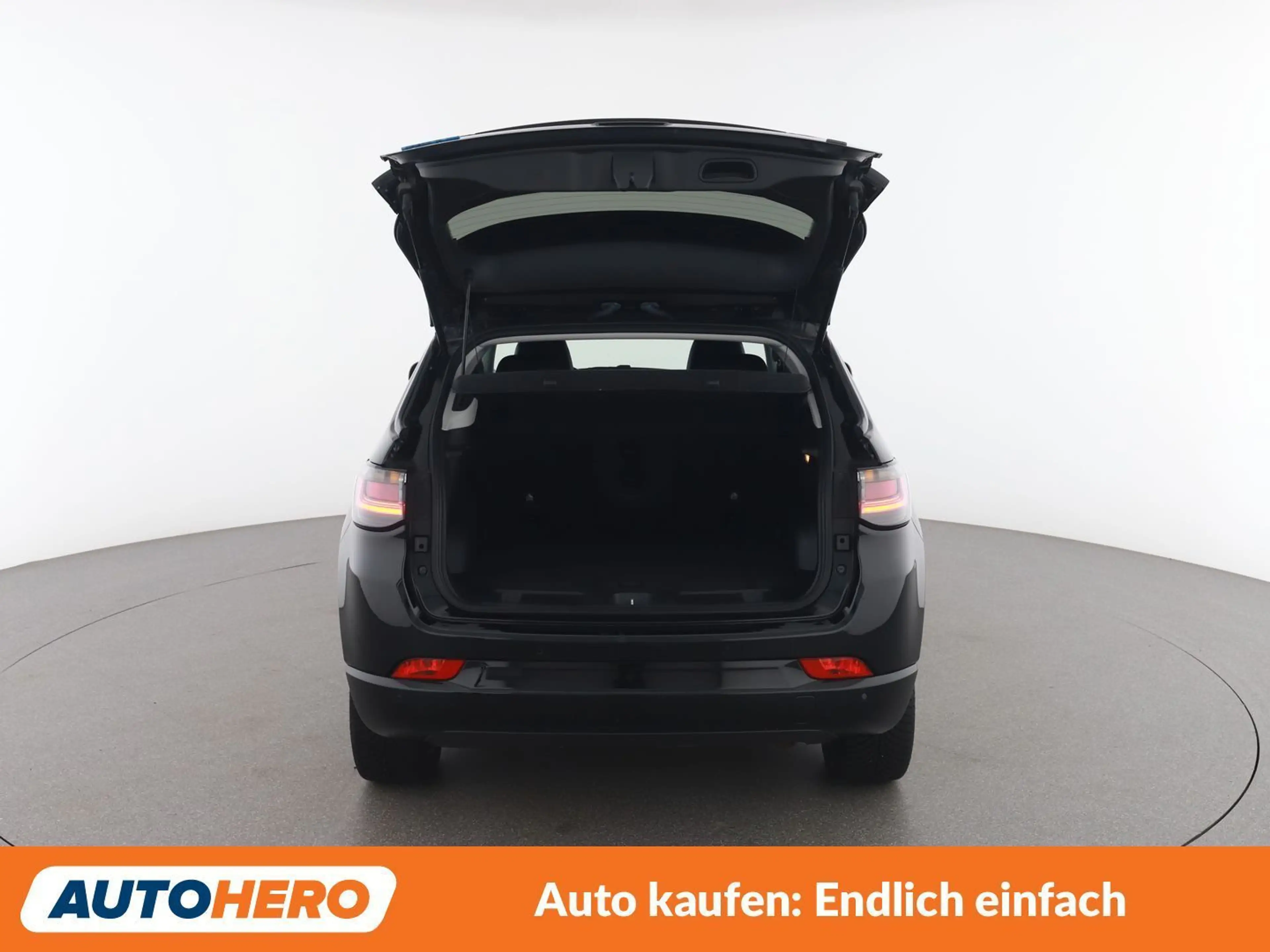 Jeep Compass 1.3 T4 4xe Plug-in Hybrid S — photo 16