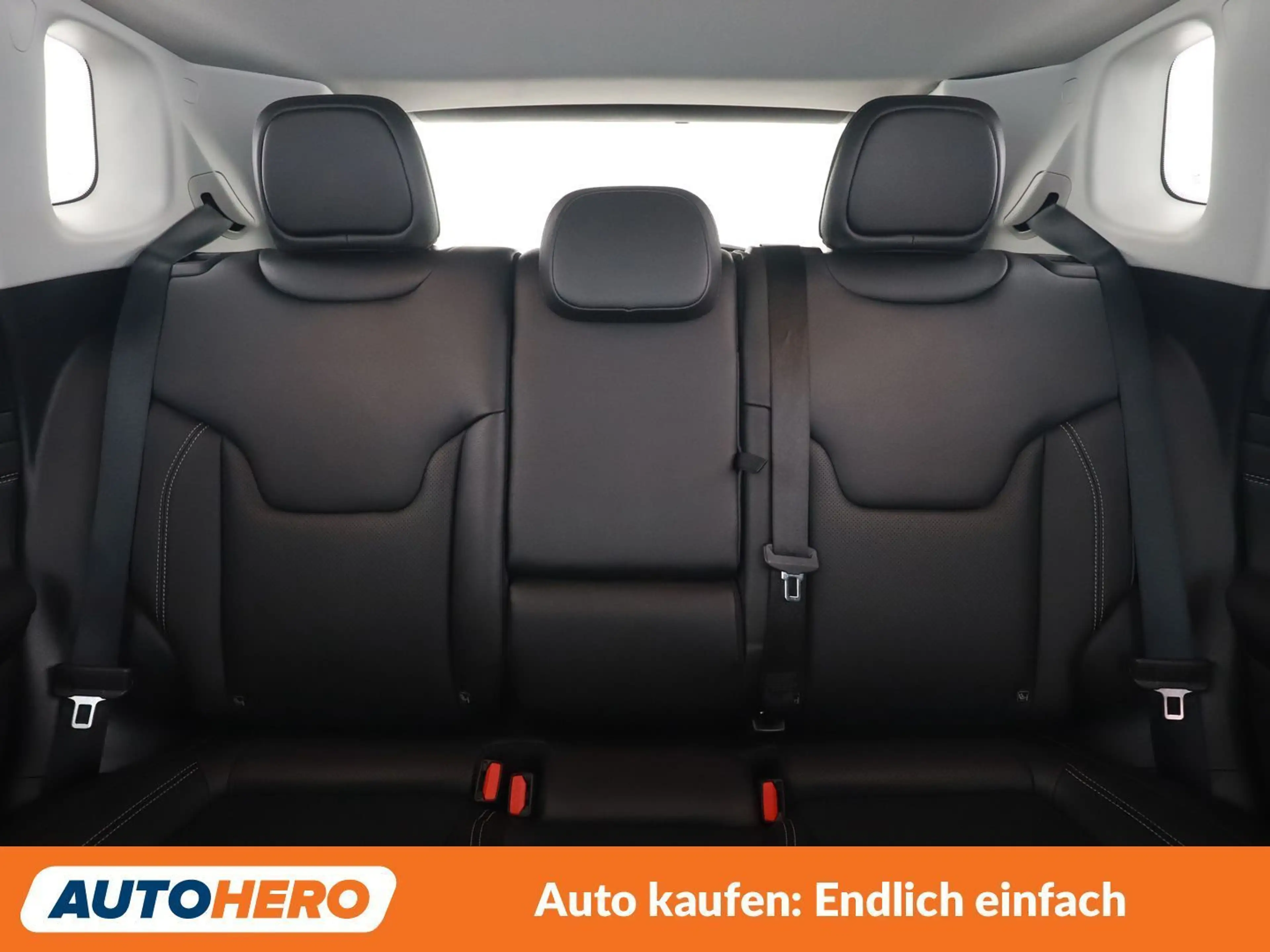 Jeep Compass 1.3 T4 4xe Plug-in Hybrid S — photo 15