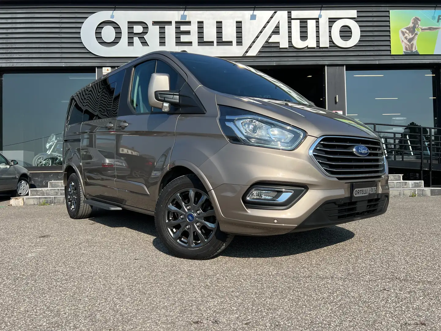 Ford Transit Custom 2.0 ecob. 130cv A6PC-DC Titanium Beige - 1
