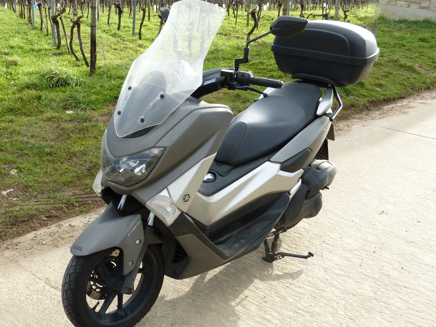 Yamaha NMAX 125 Zilver - 1