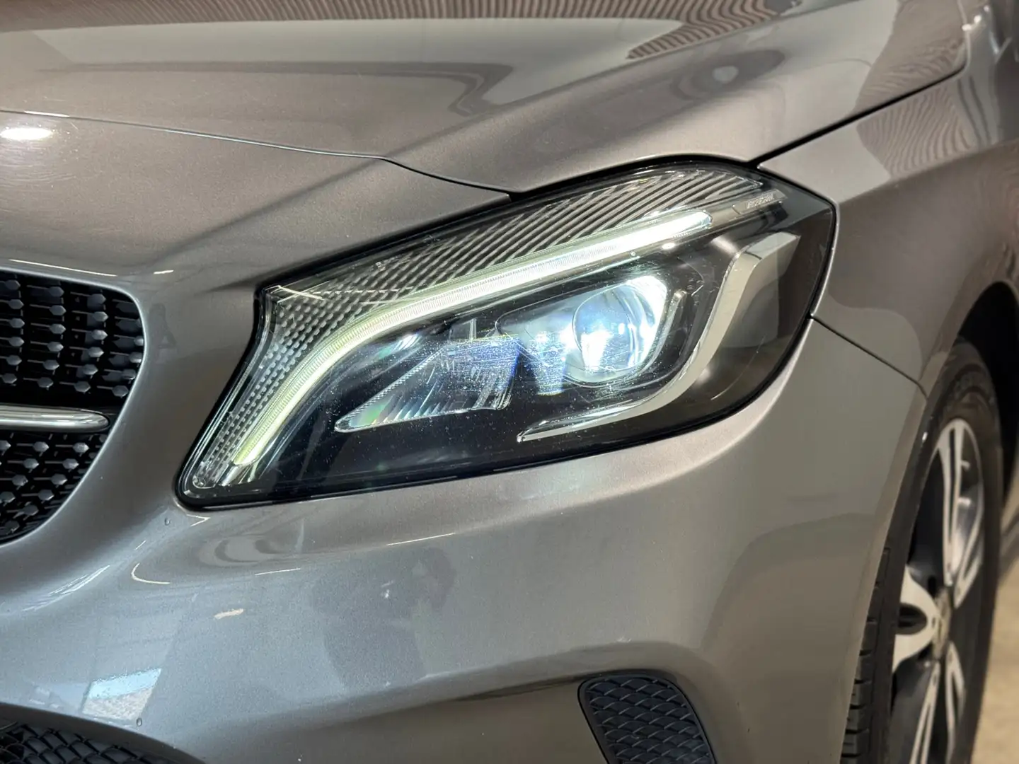 Mercedes-Benz A 180 180d Business 2017 LED NAVI CAMERA CRUISE Grigio - 2