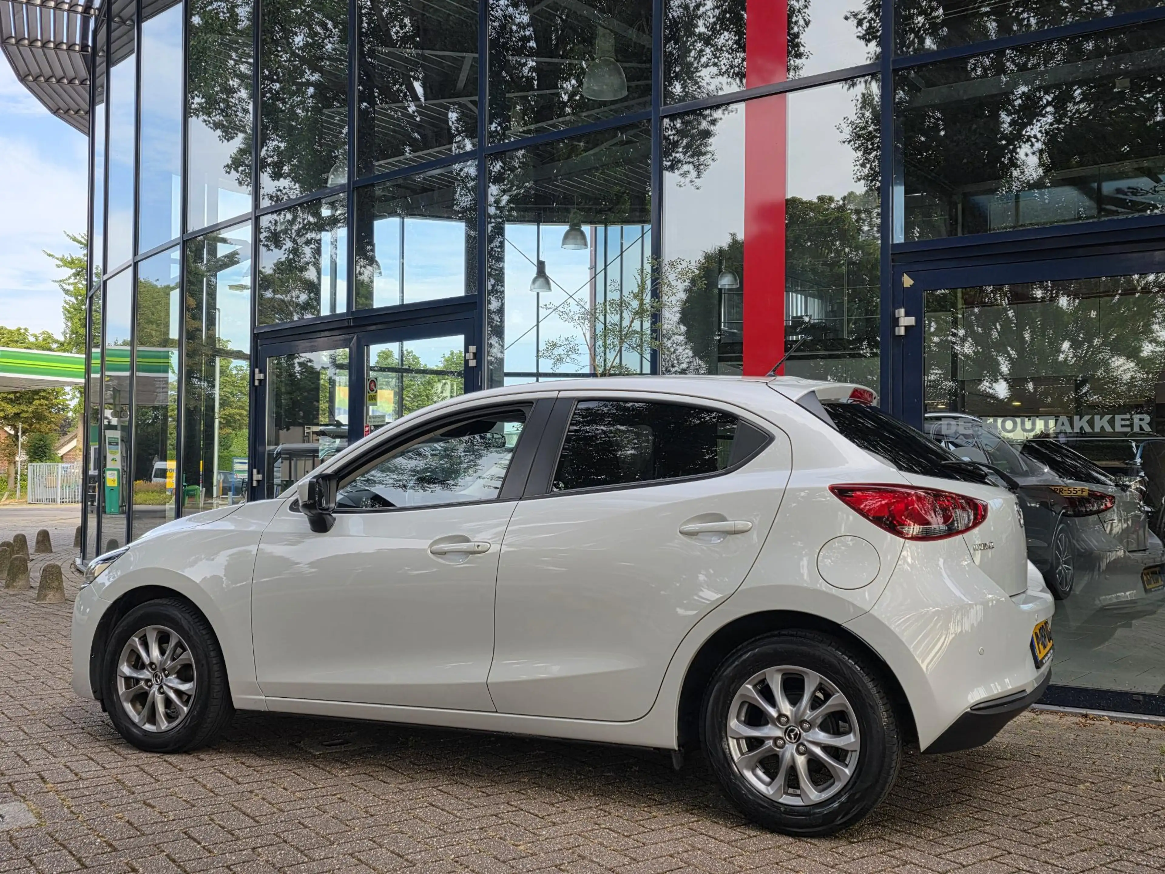 Mazda 2 1.5 Skyactiv-G Comfort | PDC | Airconditioning | N — photo 4