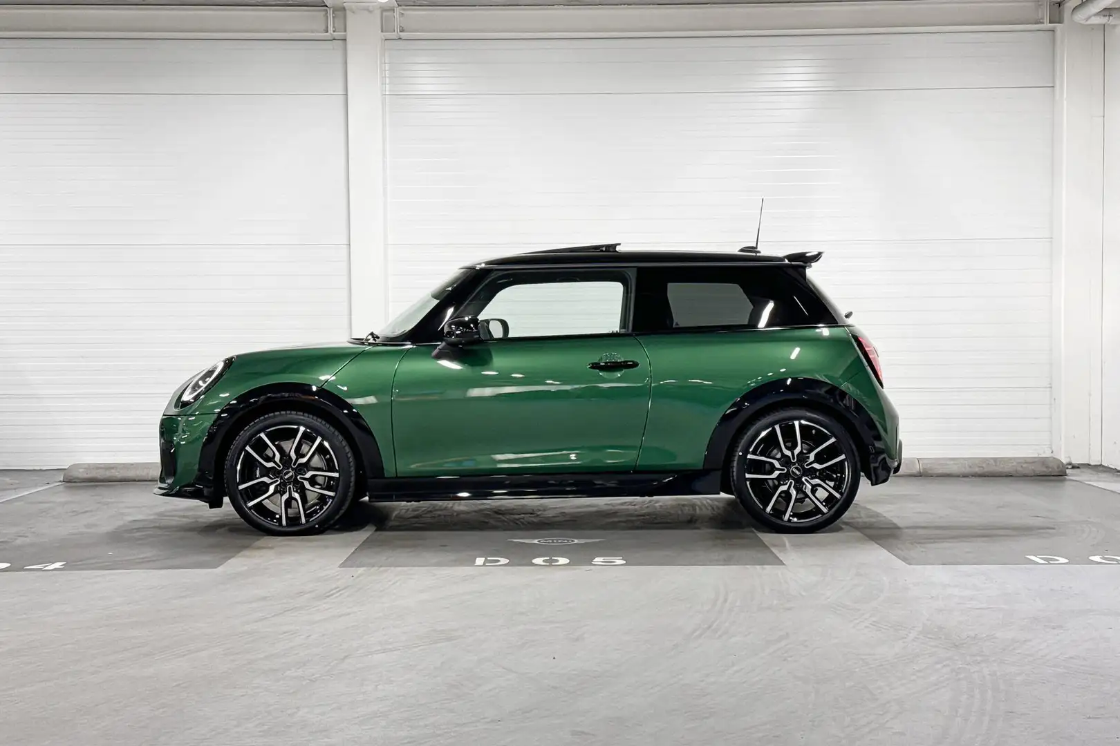 MINI Cooper S | John Cooper Works Uitvoering | Pakket XL |18" Jo Groen - 2
